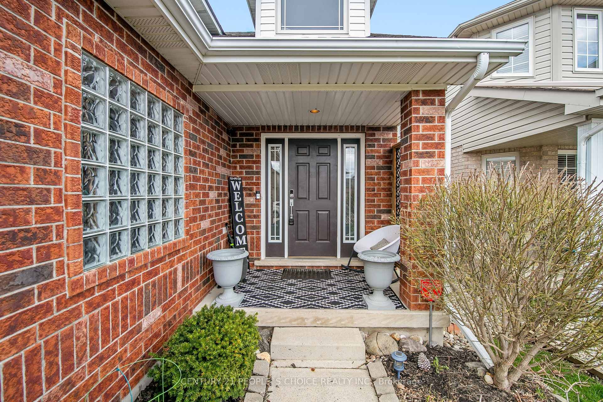 52 Grey Oak Drive photo 2
