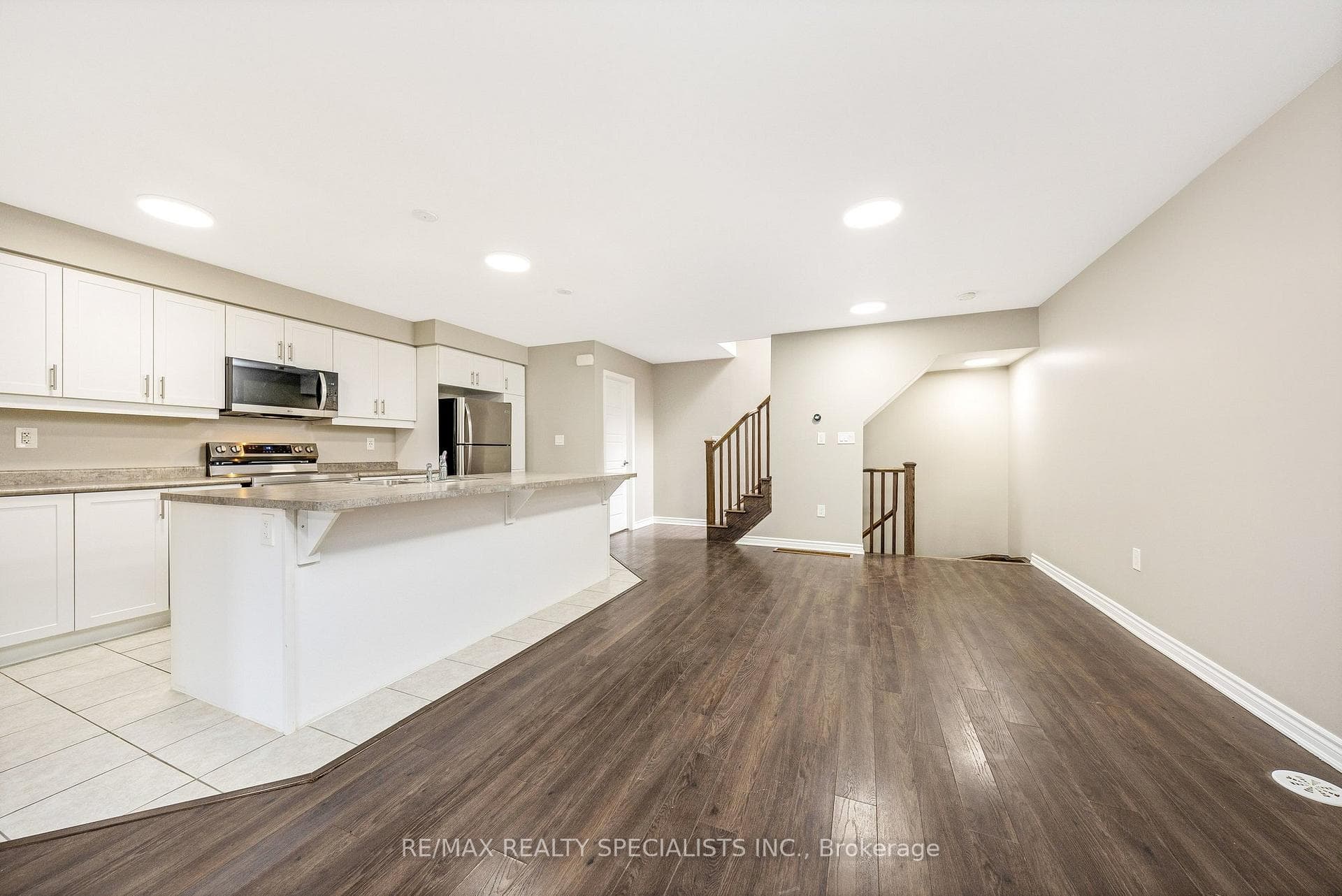 121 Frost Court photo 11