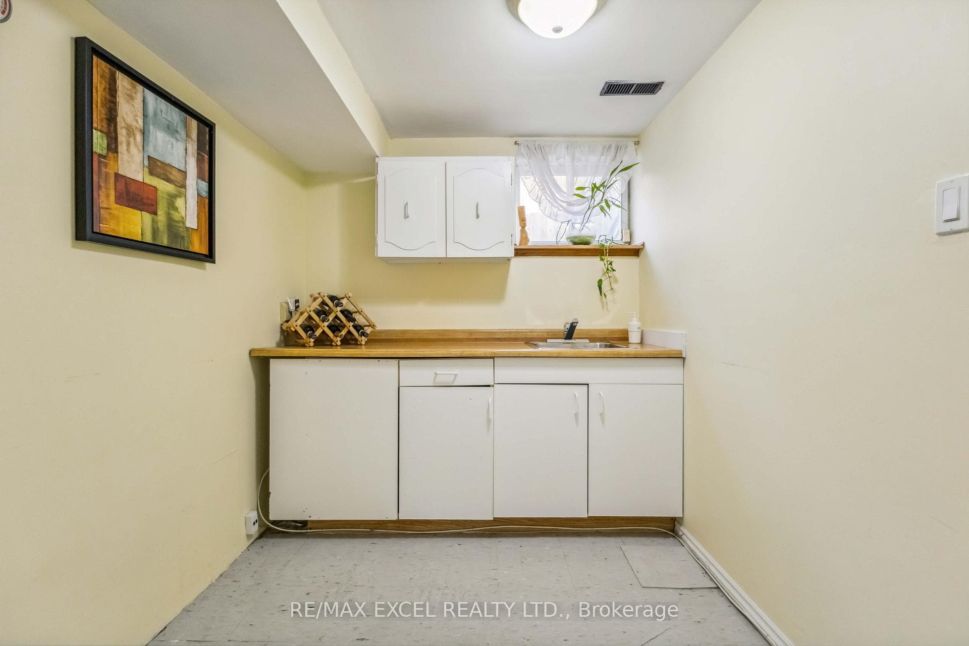 335 Woodsworth Road photo 22