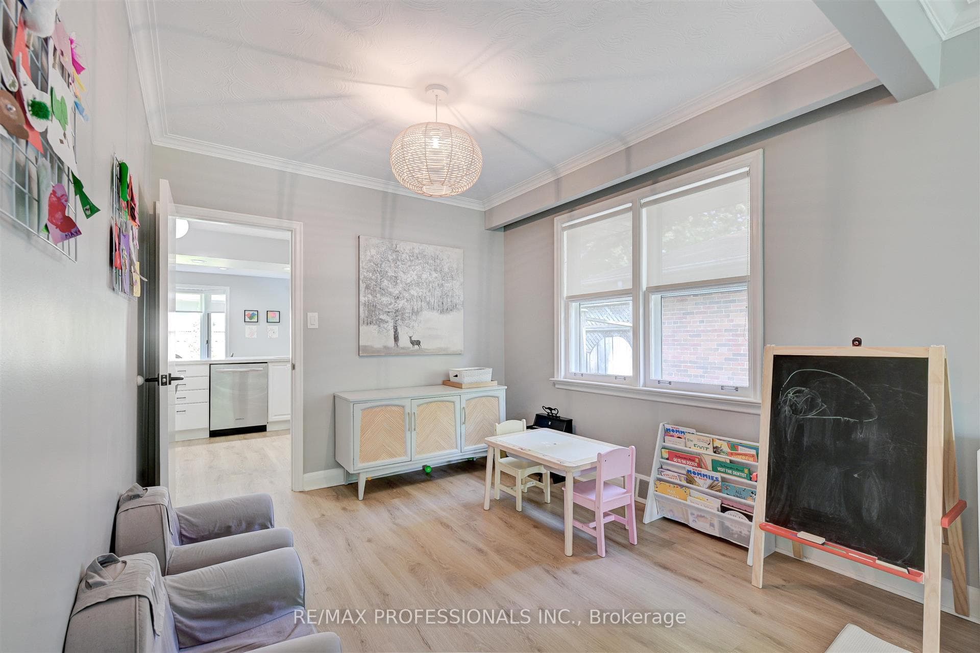 9 Blackdown Crescent photo 9