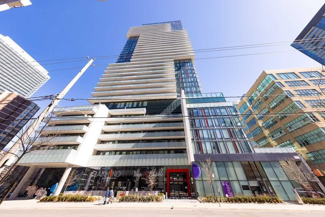 185 Roehampton Avenue Unit 3003 photo 2