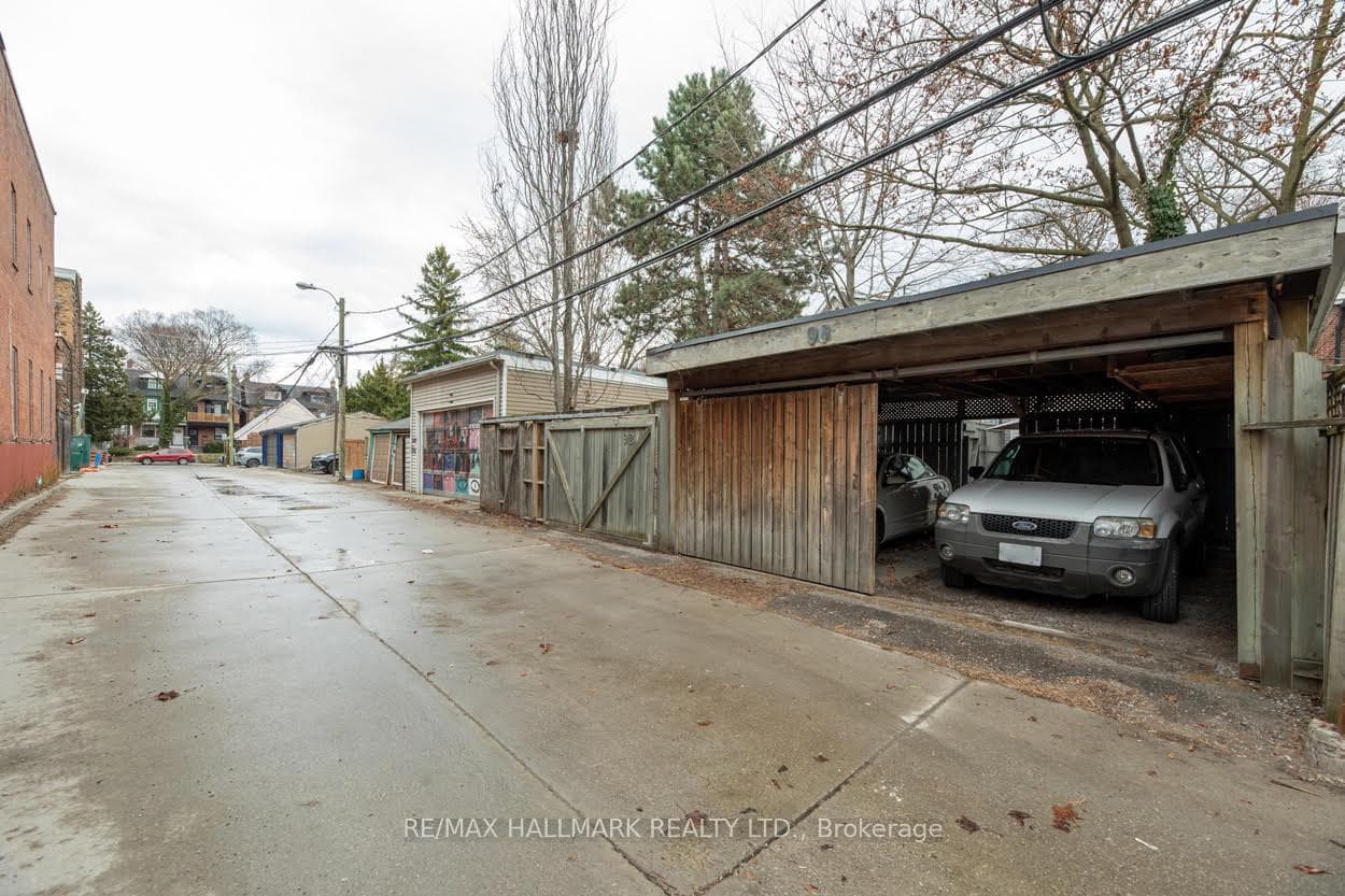 90 Dearbourne Avenue photo 28