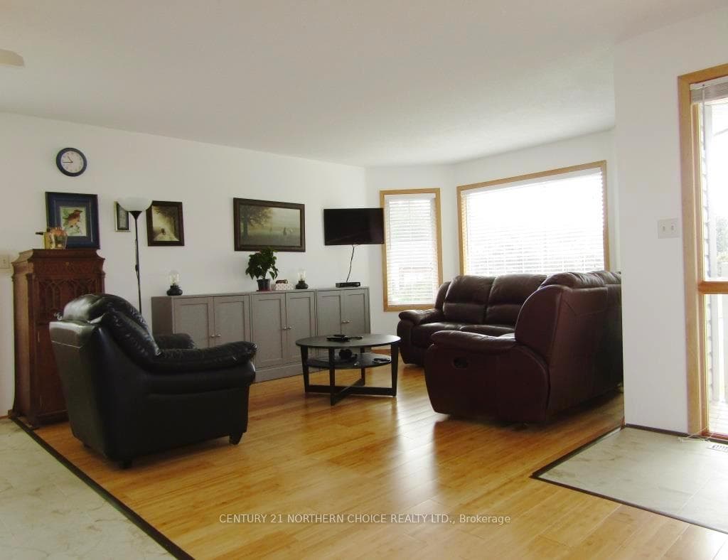 932 Kaitlyn Drive photo 11