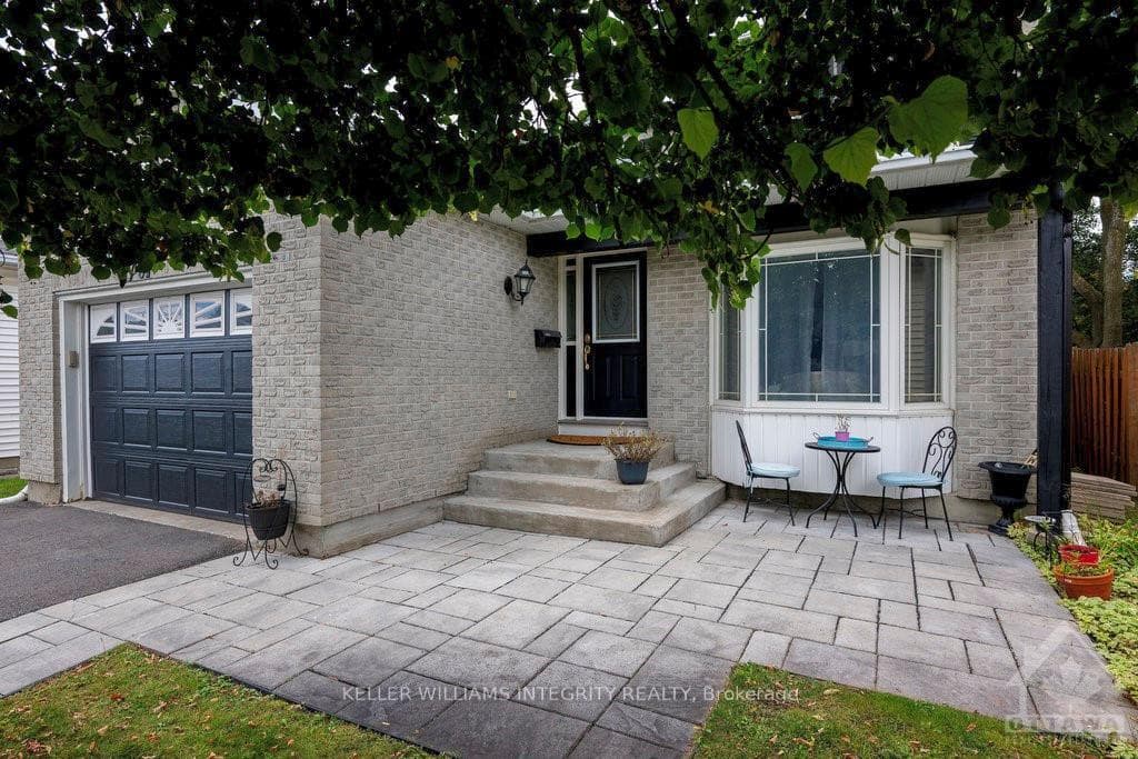 1707 BOISBRIAND Crescent photo 2