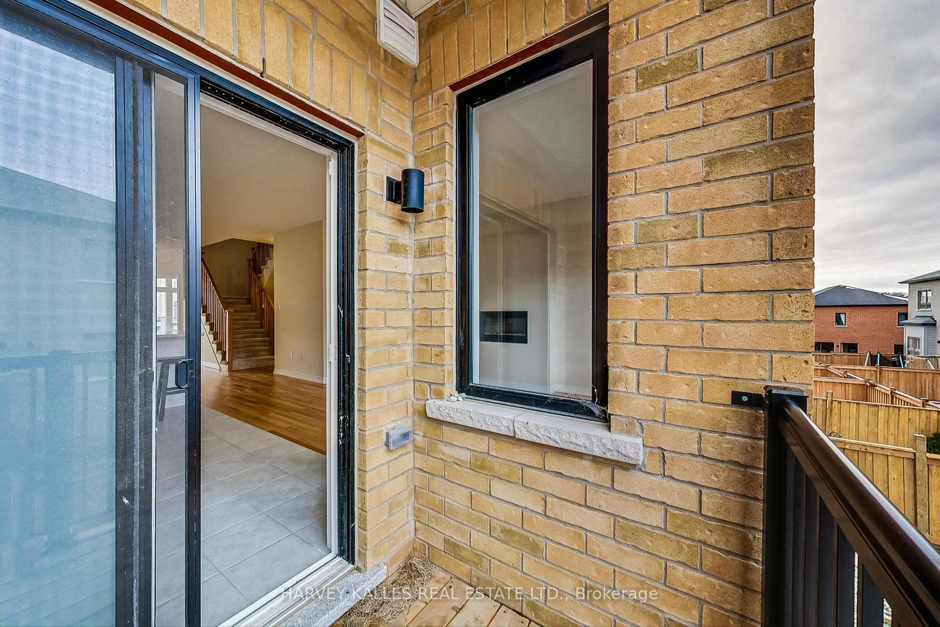 167 Tango Crescent photo 12