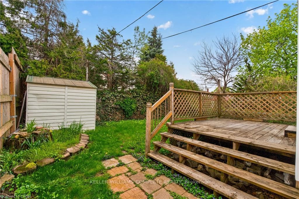 148 Huxley Avenue photo 37