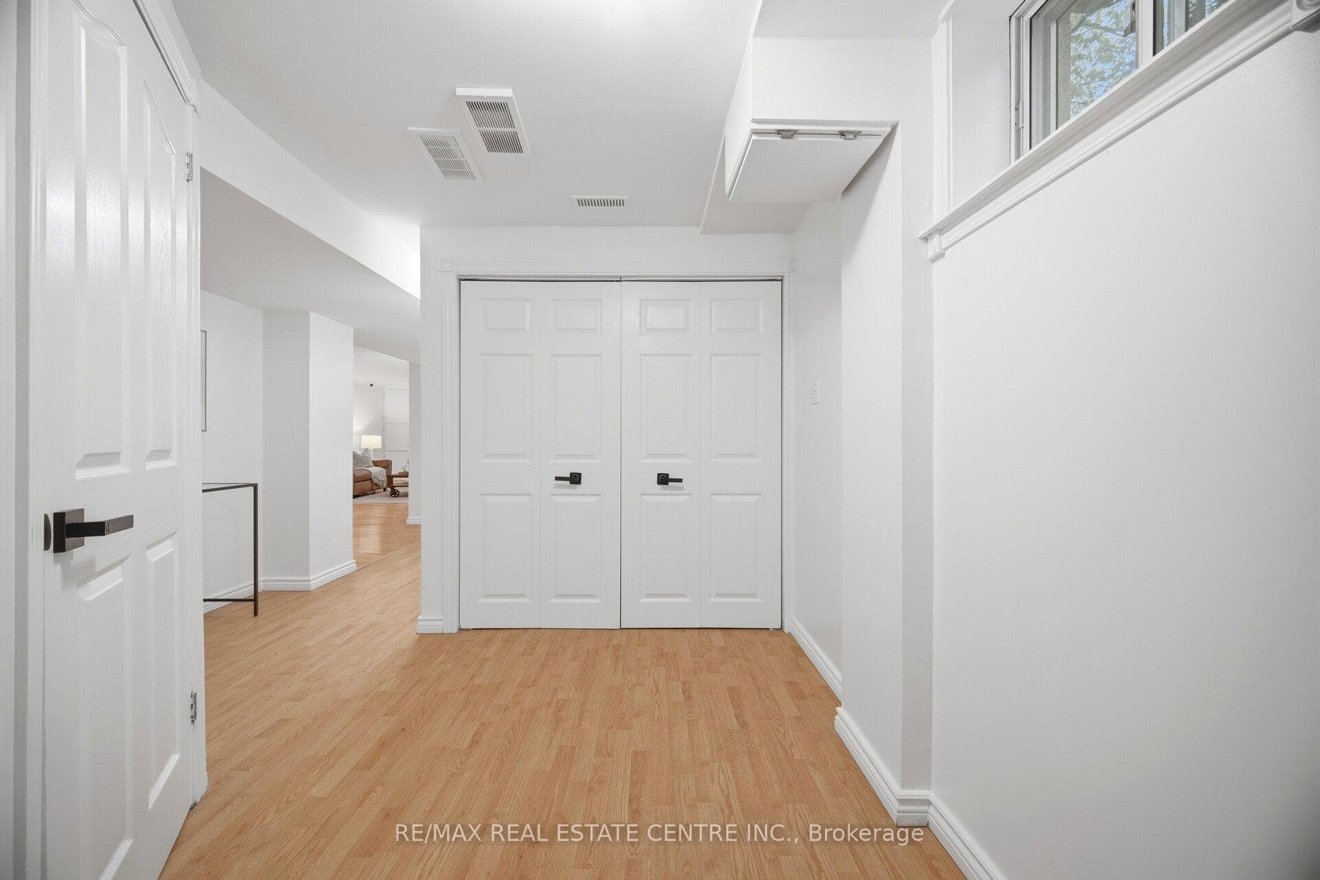 1376 Royal Drive photo 30