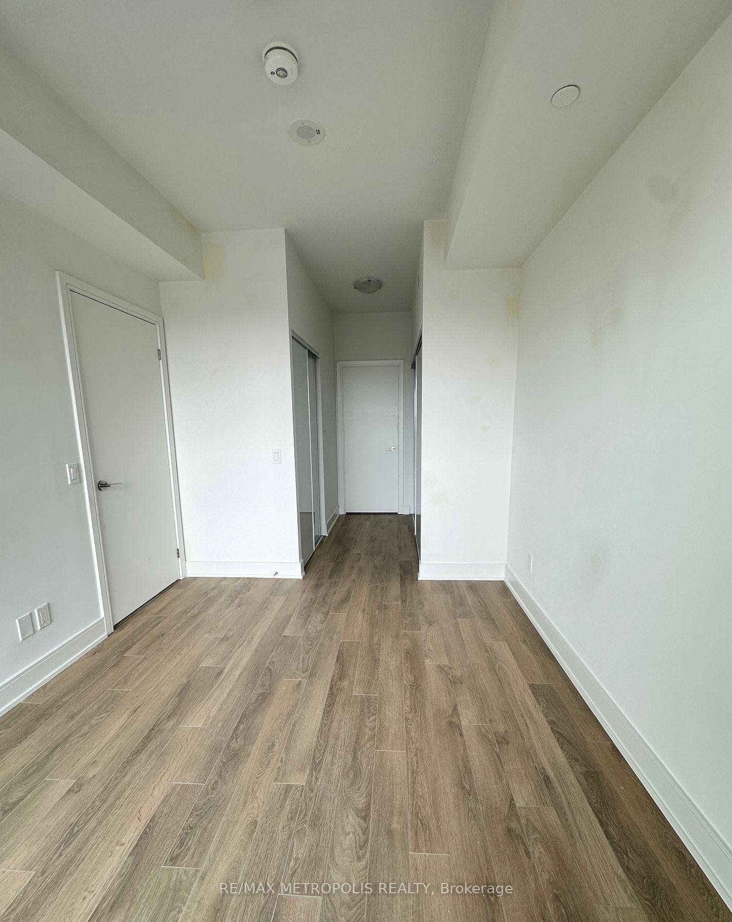1350 Ellesmere Road Unit 902 photo 3