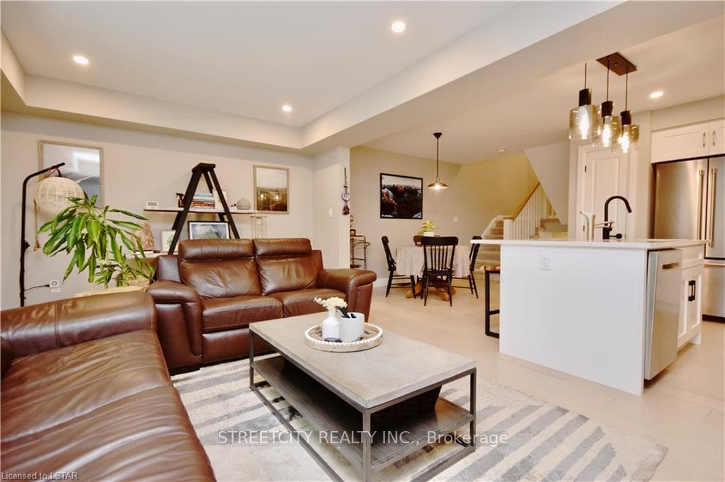 946 Cook Drive photo 9