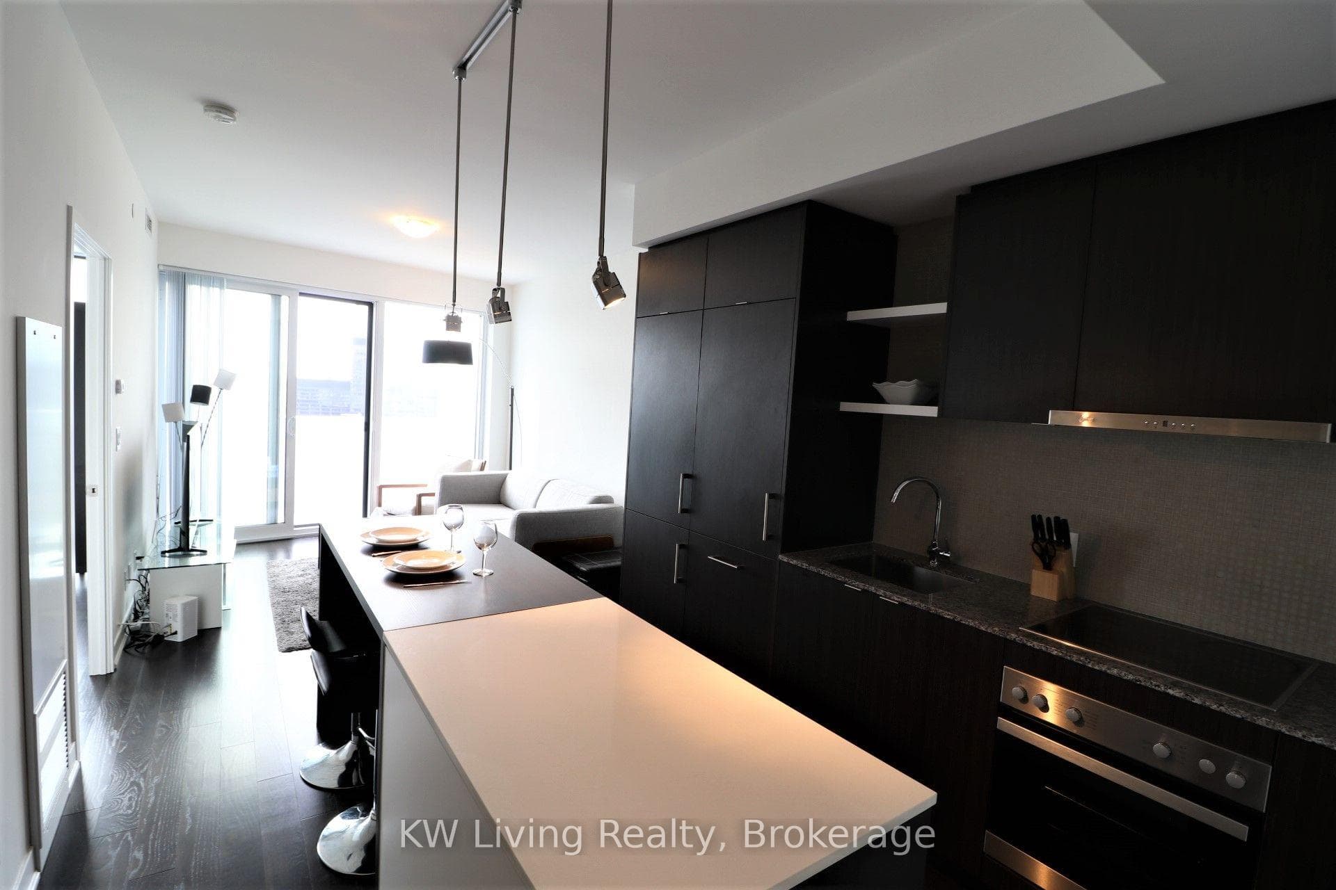 88 Harbour Street Unit 6703 photo 2