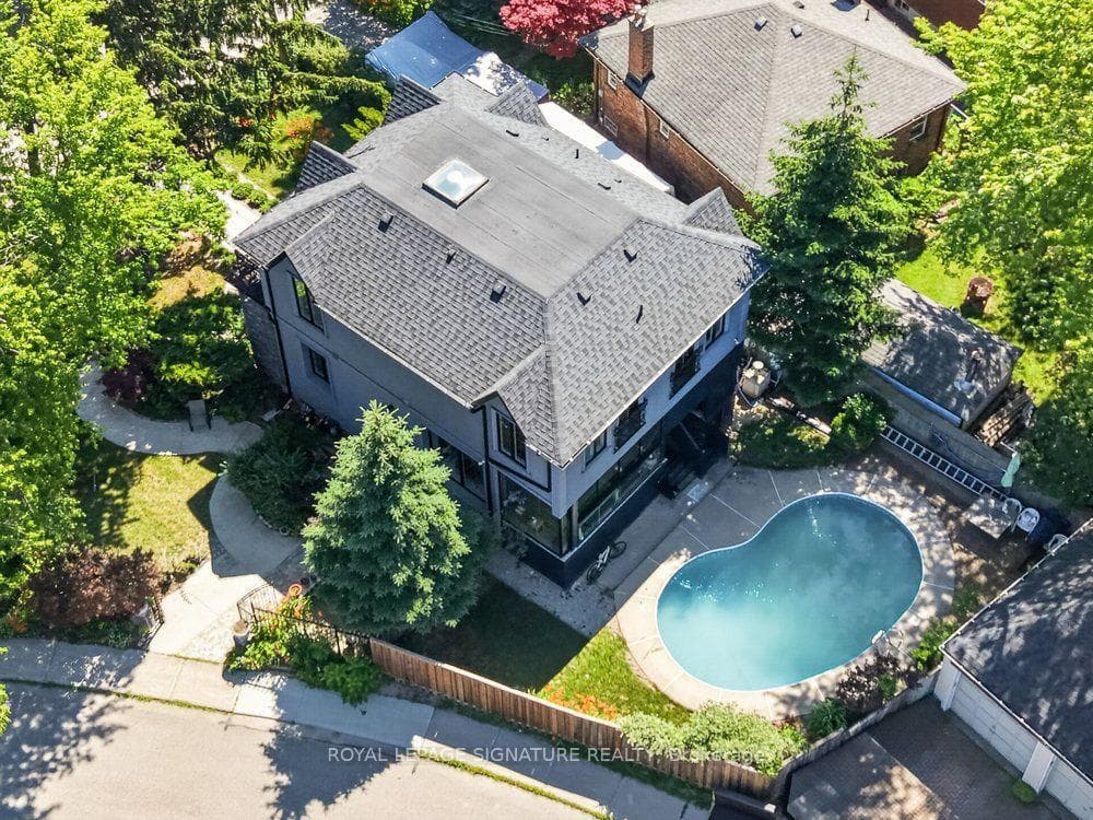 32 Cliffcrest Drive photo 1