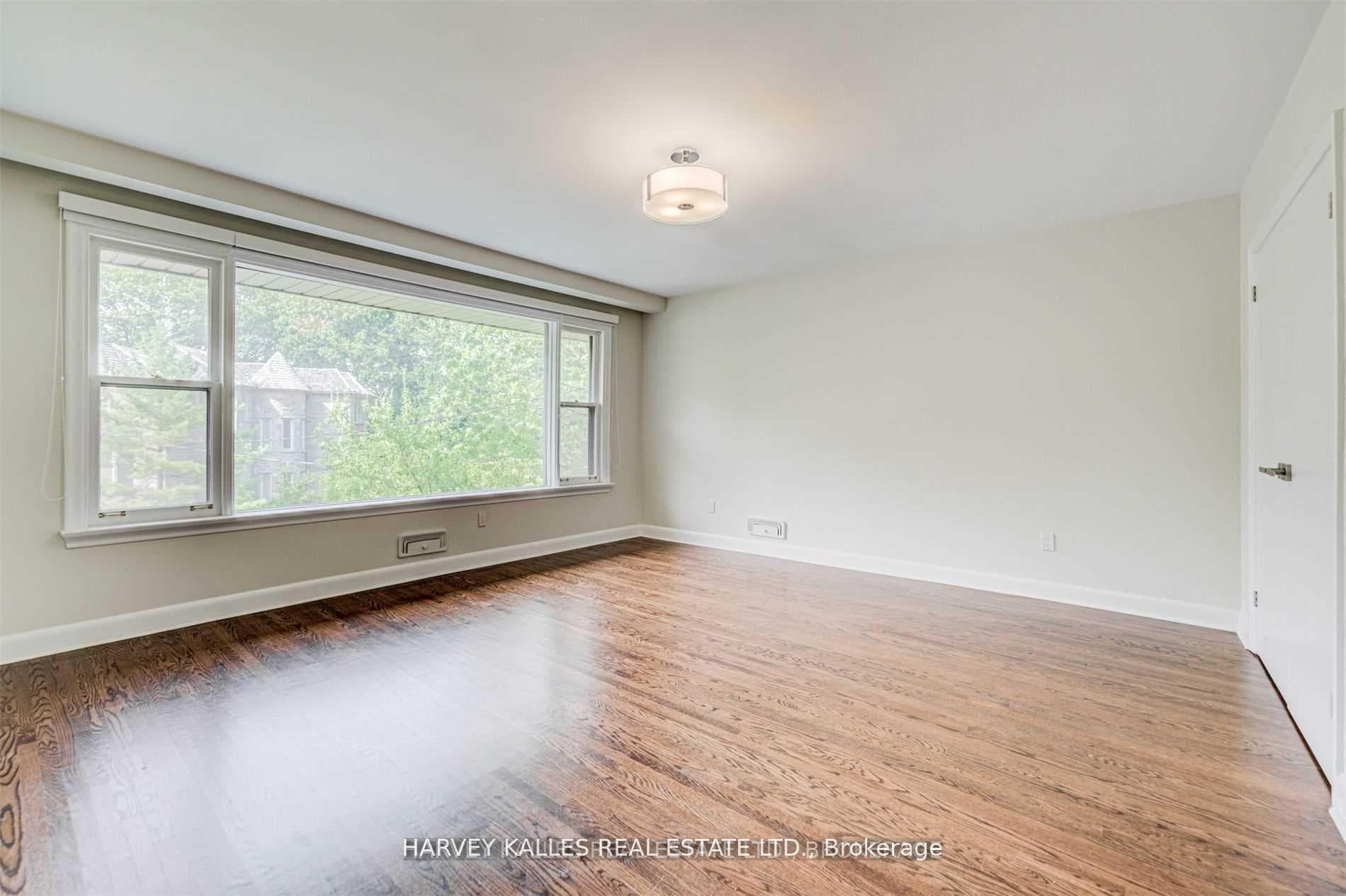 209 Lytton Boulevard photo 17