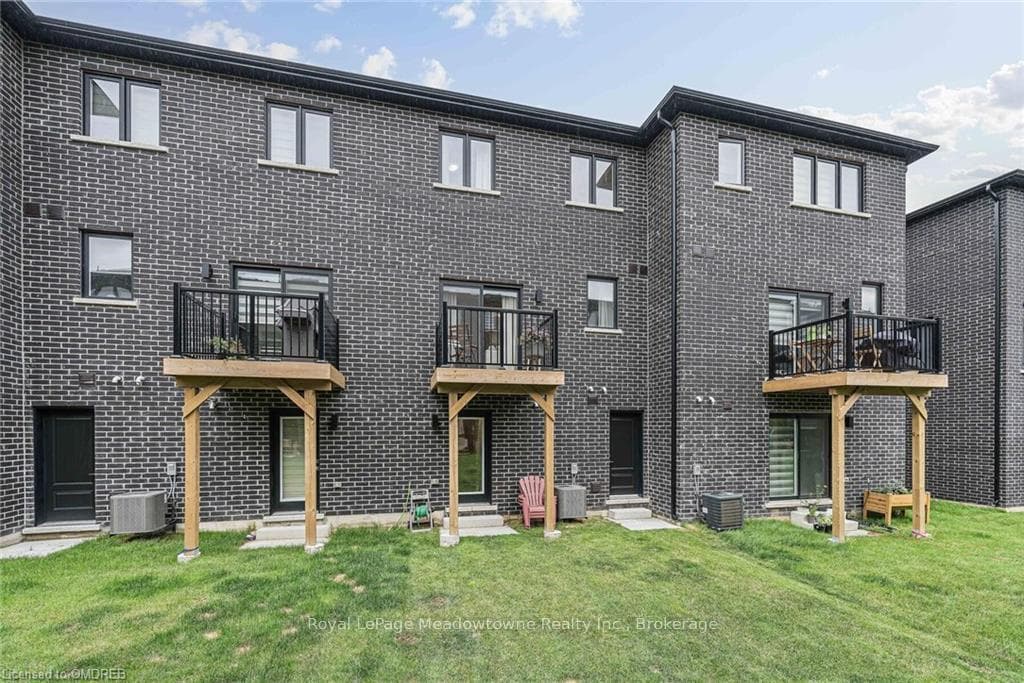 49 HUMBERSTONE Drive photo 33