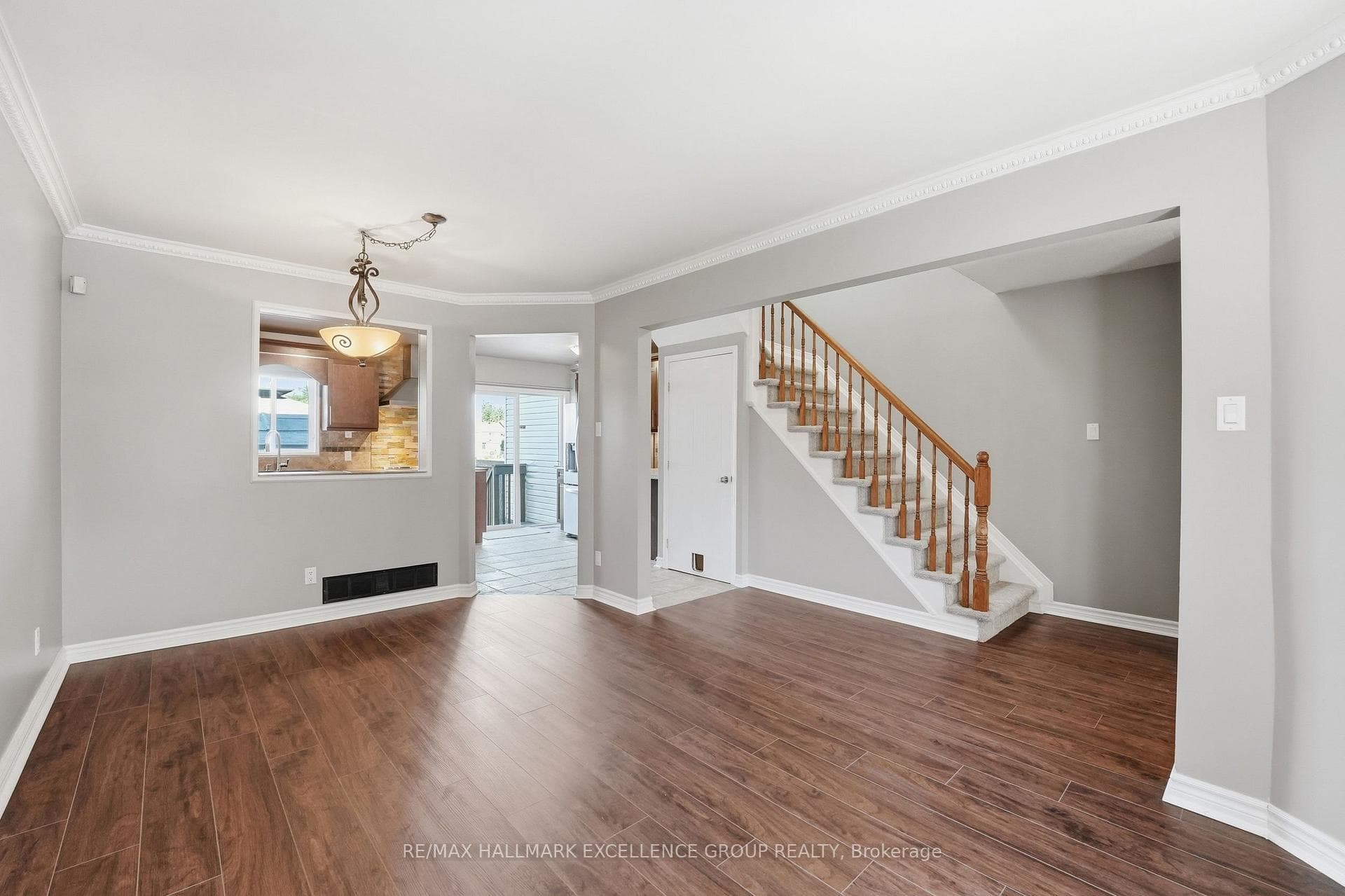887 Nesting Way photo 12