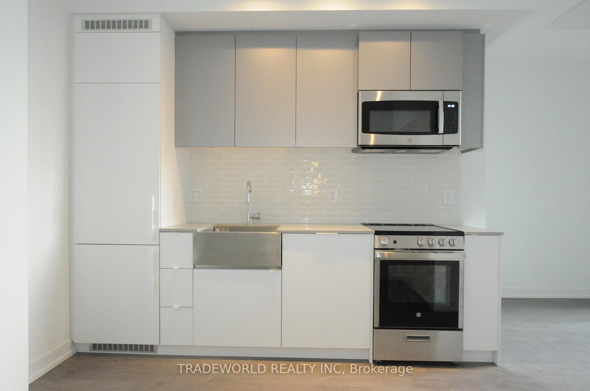270 Dufferin Street Unit 415 photo 6