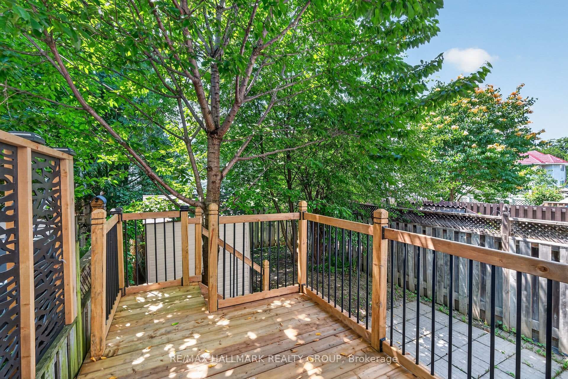 24 Gray Crescent photo 31