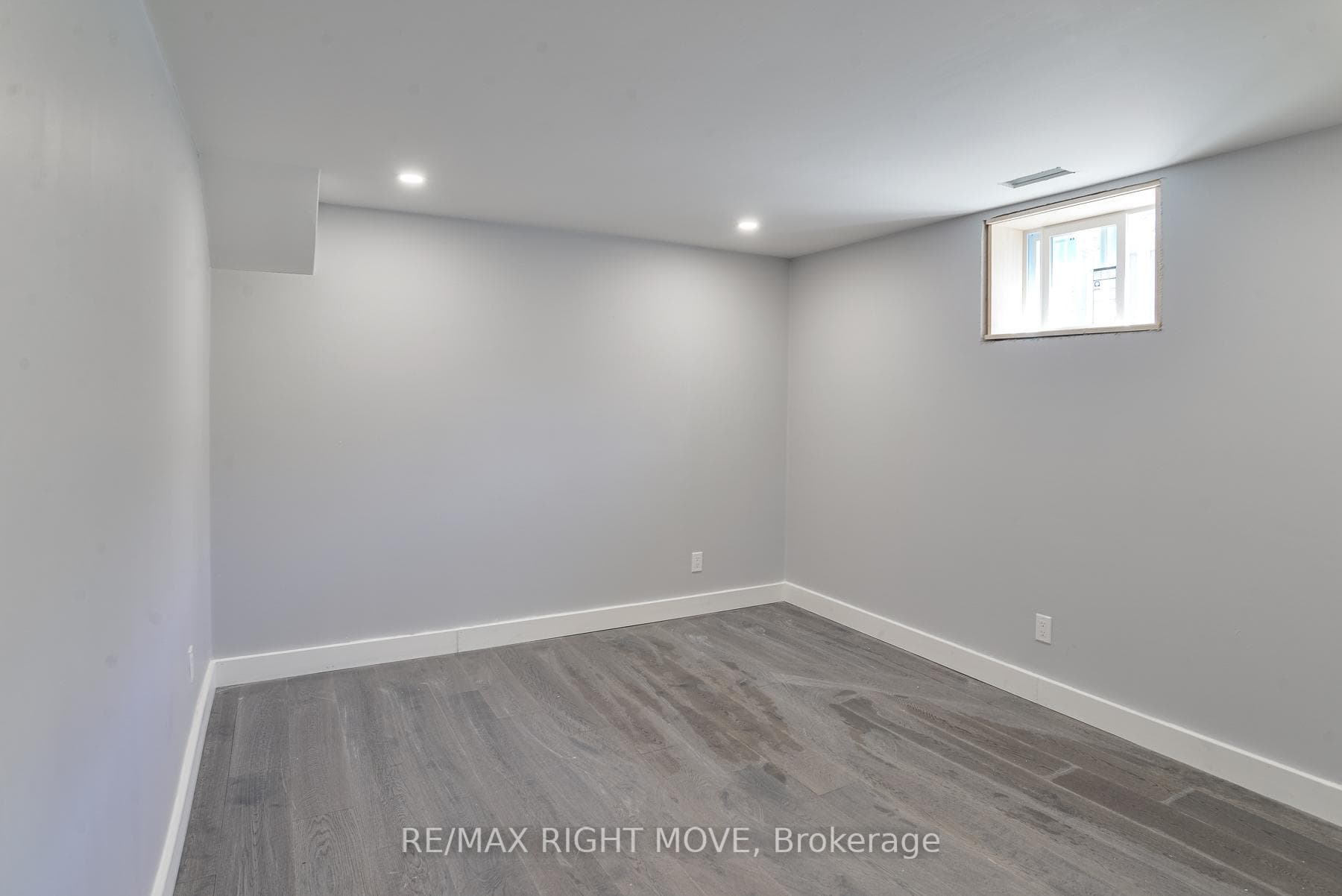 382 Mary Street photo 19