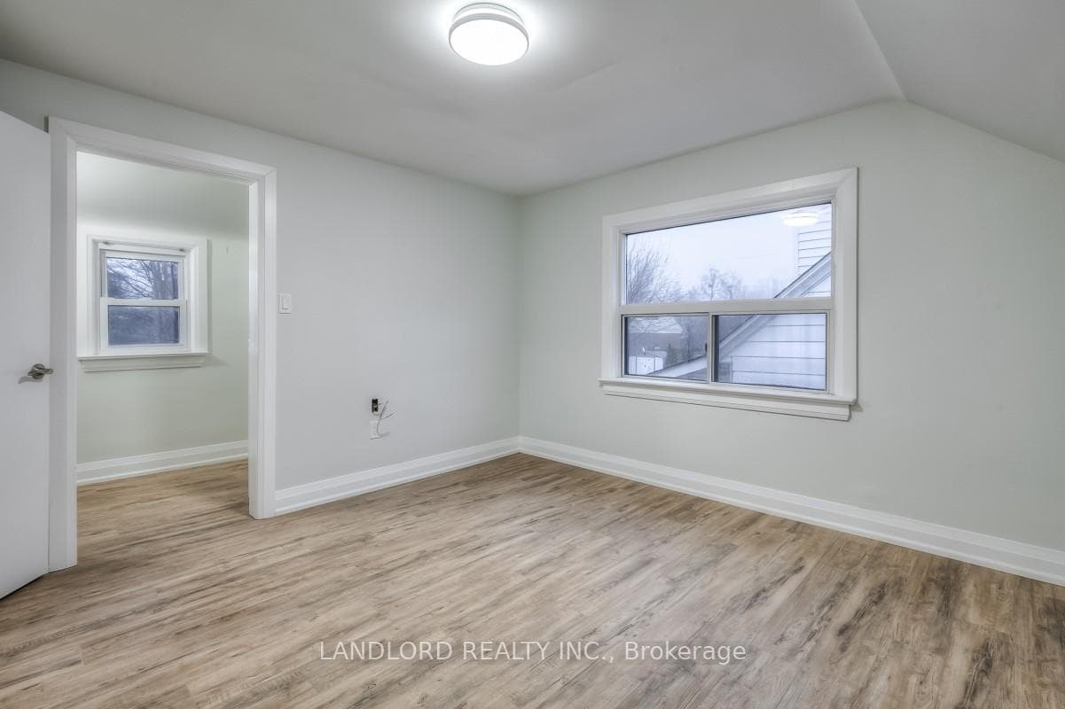 72 Midland Avenue Unit Main Fl photo 13