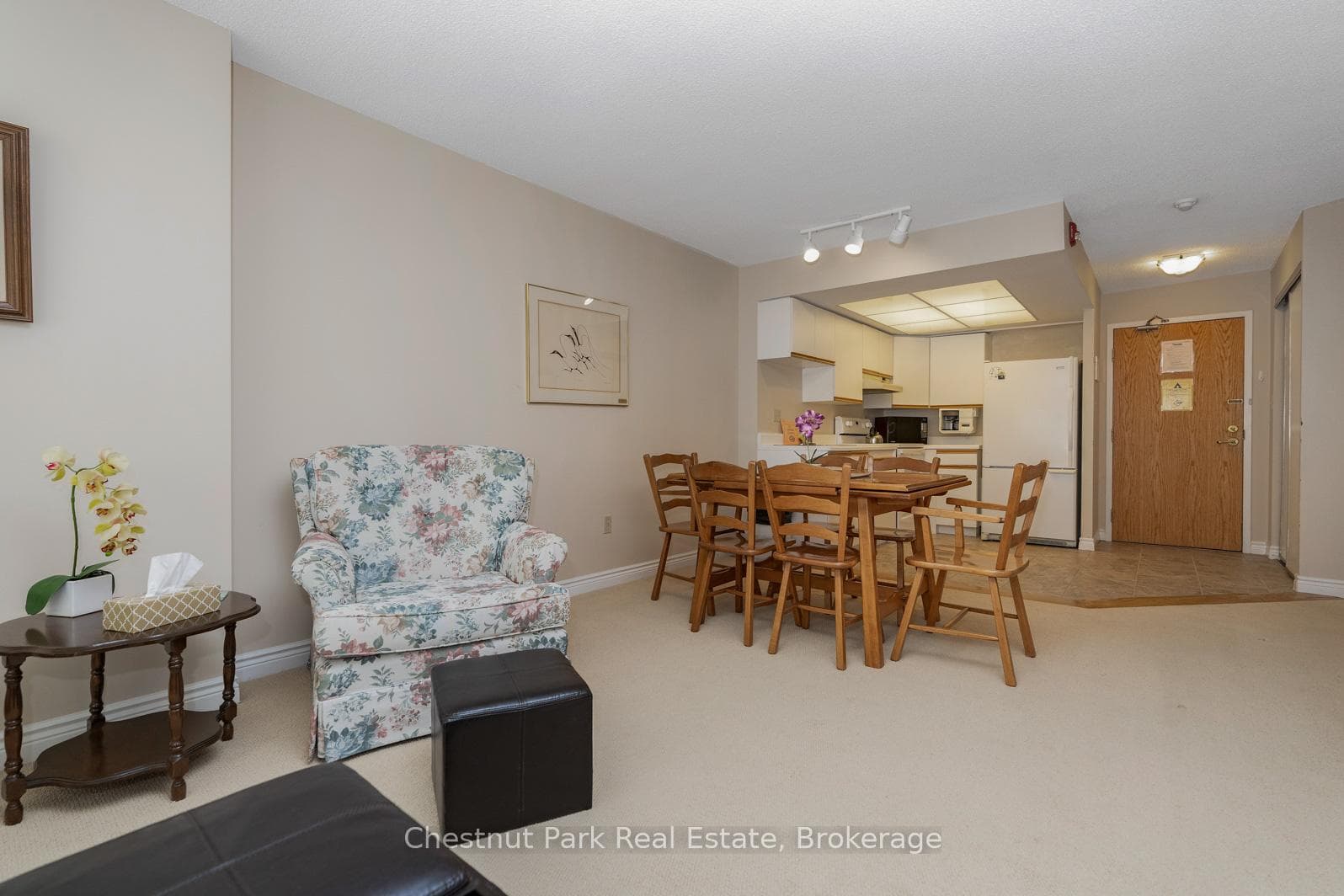 Condo amenities guest suite