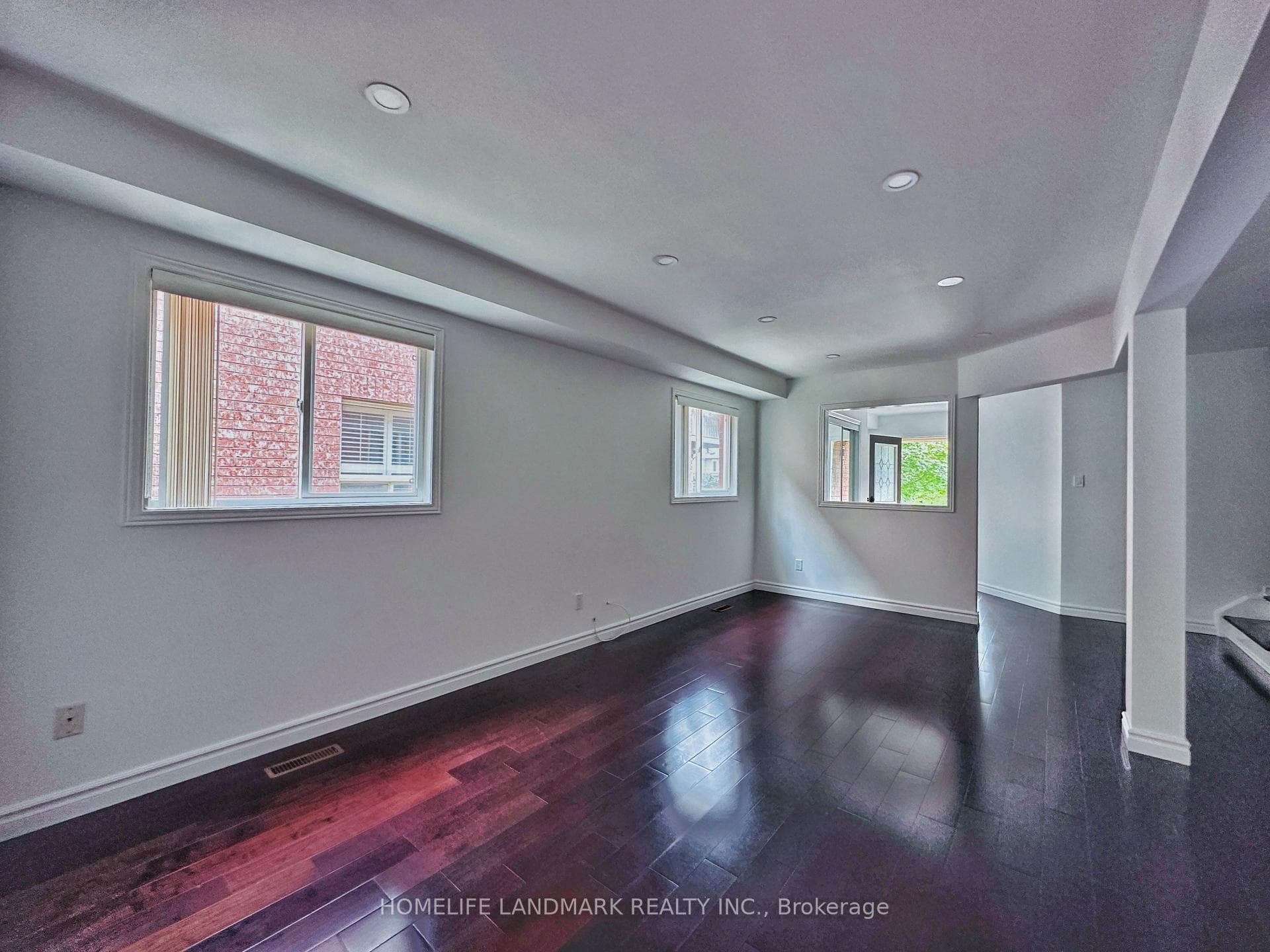 61 Marathon Avenue photo 2