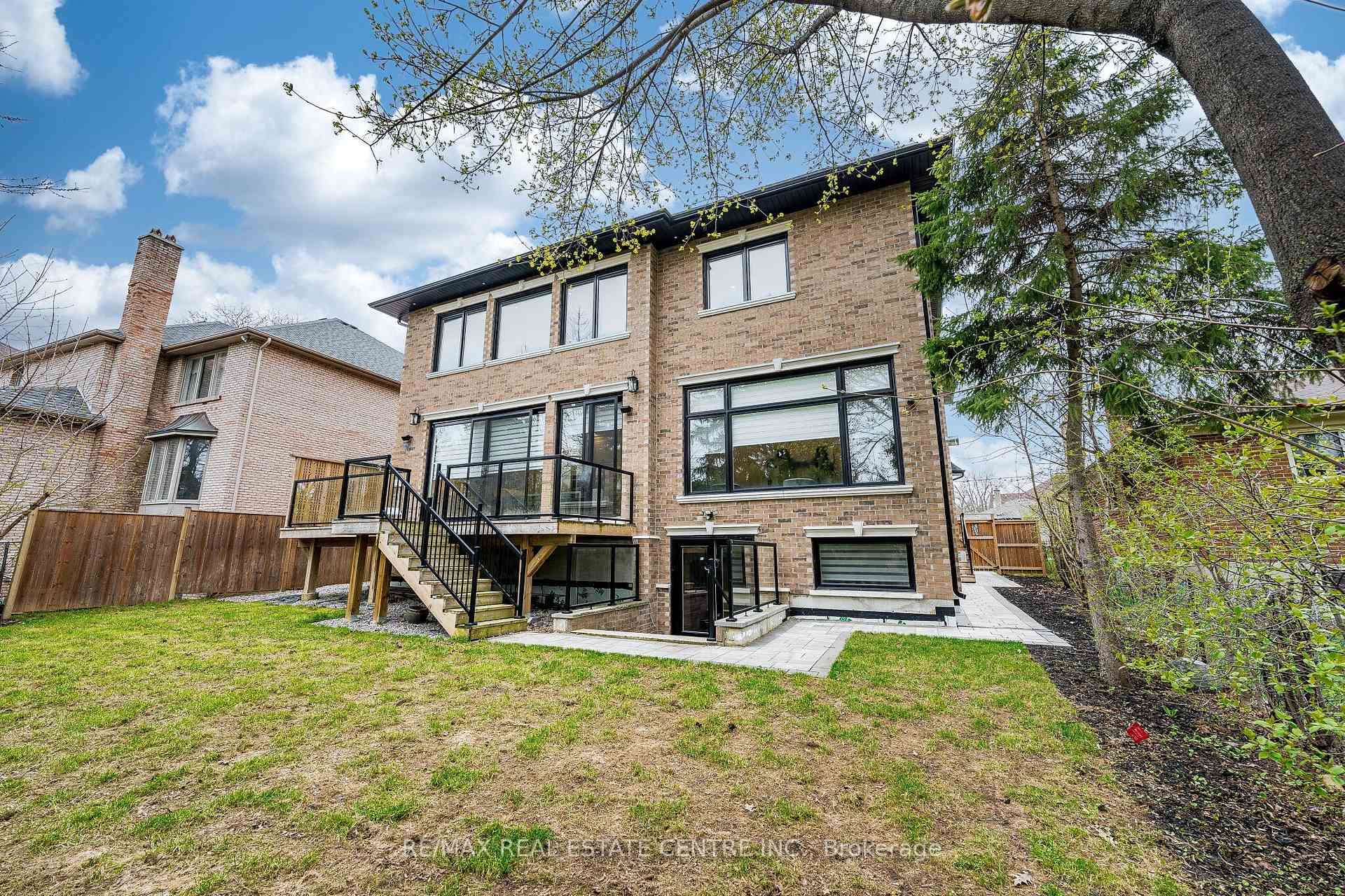 15 Montford Drive photo 49