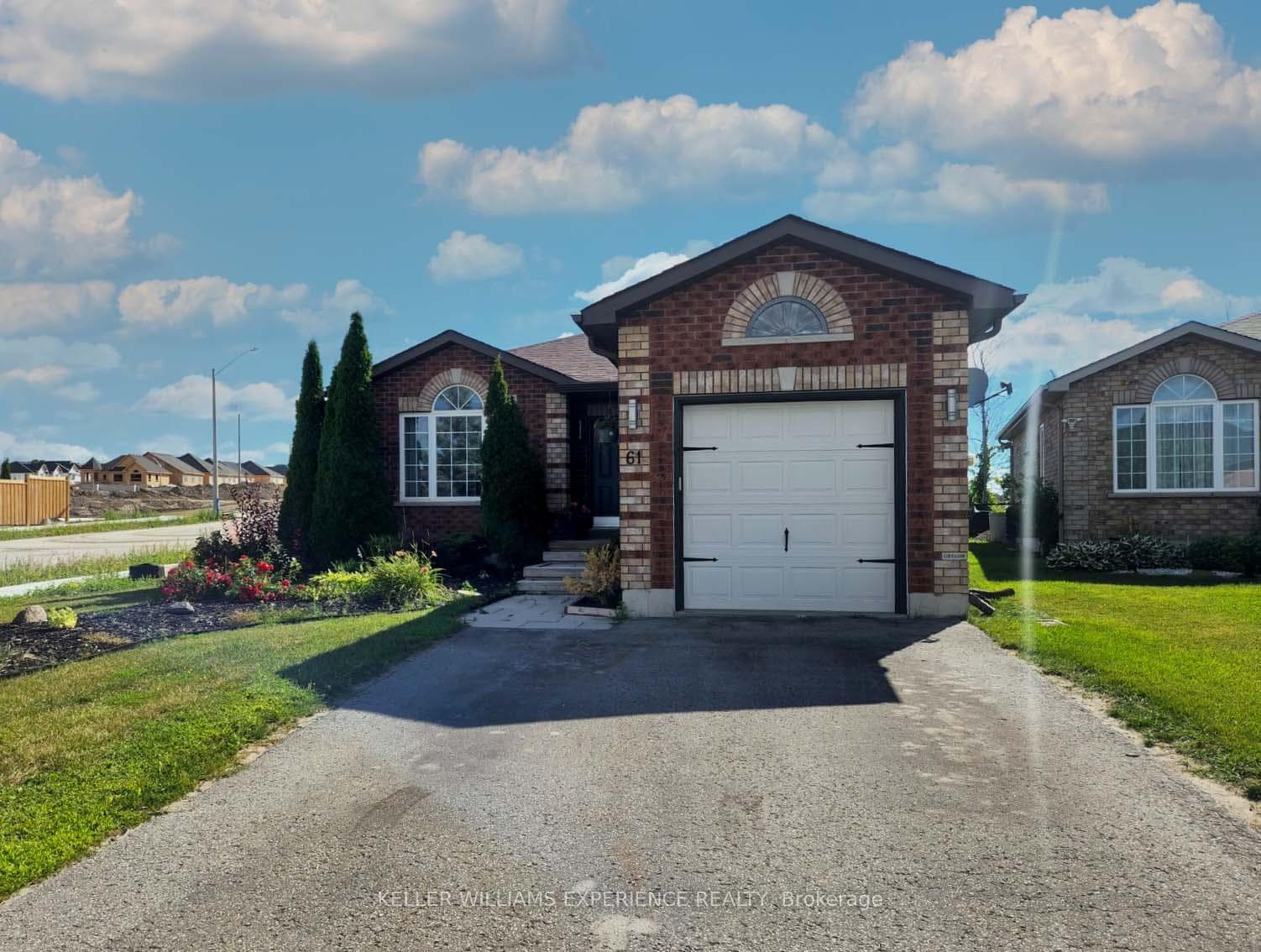 61 SELINE Crescent photo 1