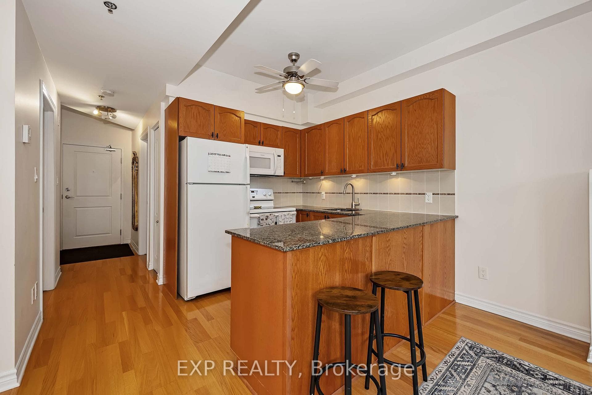 6 Grove Avenue Unit 305 photo 24