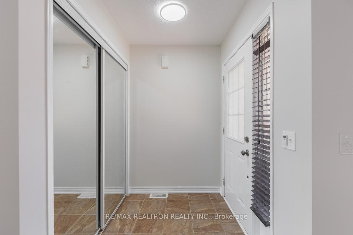 800 Westridge Boulevard Unit 10 photo 4