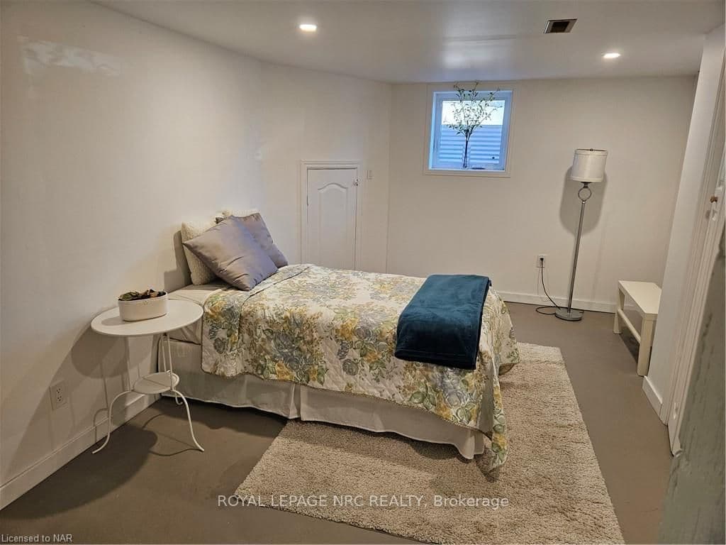 5 KILBOURNE Crescent photo 12