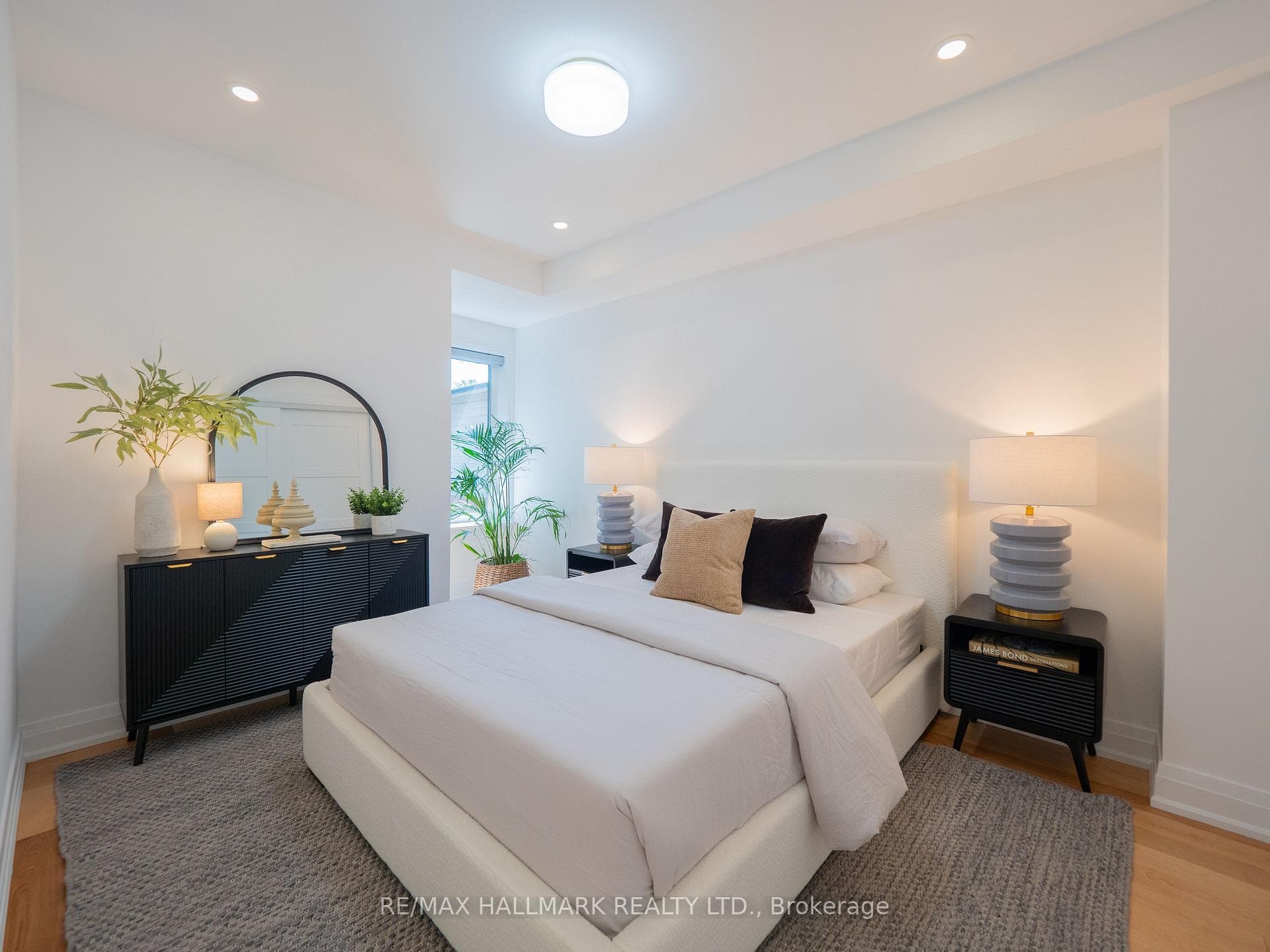 65 Hampton Avenue photo 21