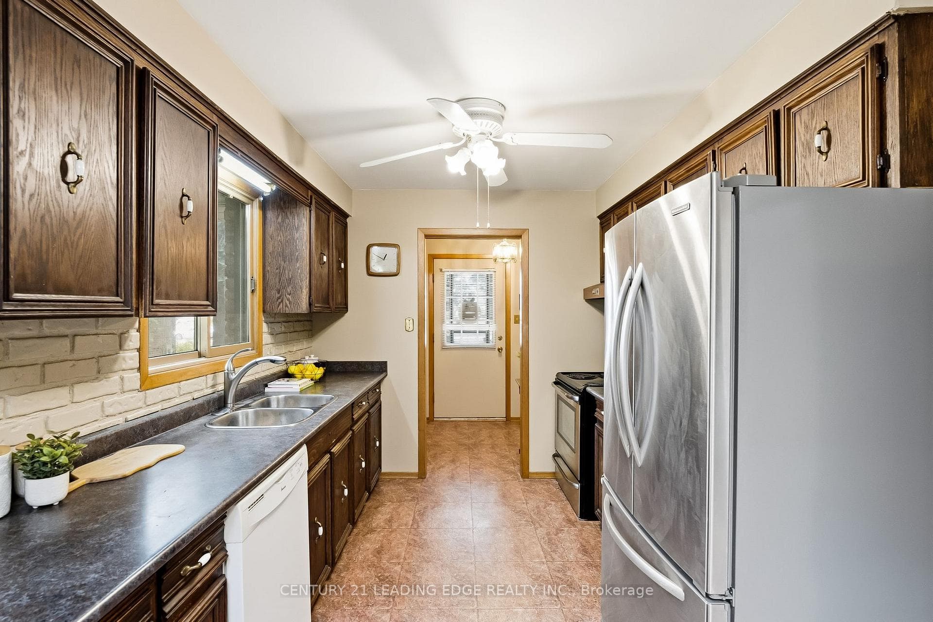 63 Lakeridge Road photo 21