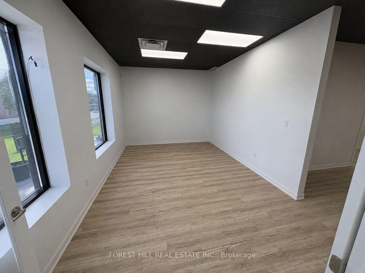 18371 Hurontario Street Unit 8 photo 3