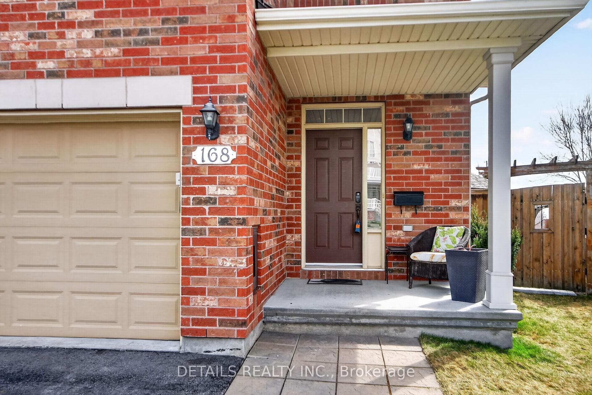 168 Eye Bright Crescent photo 2