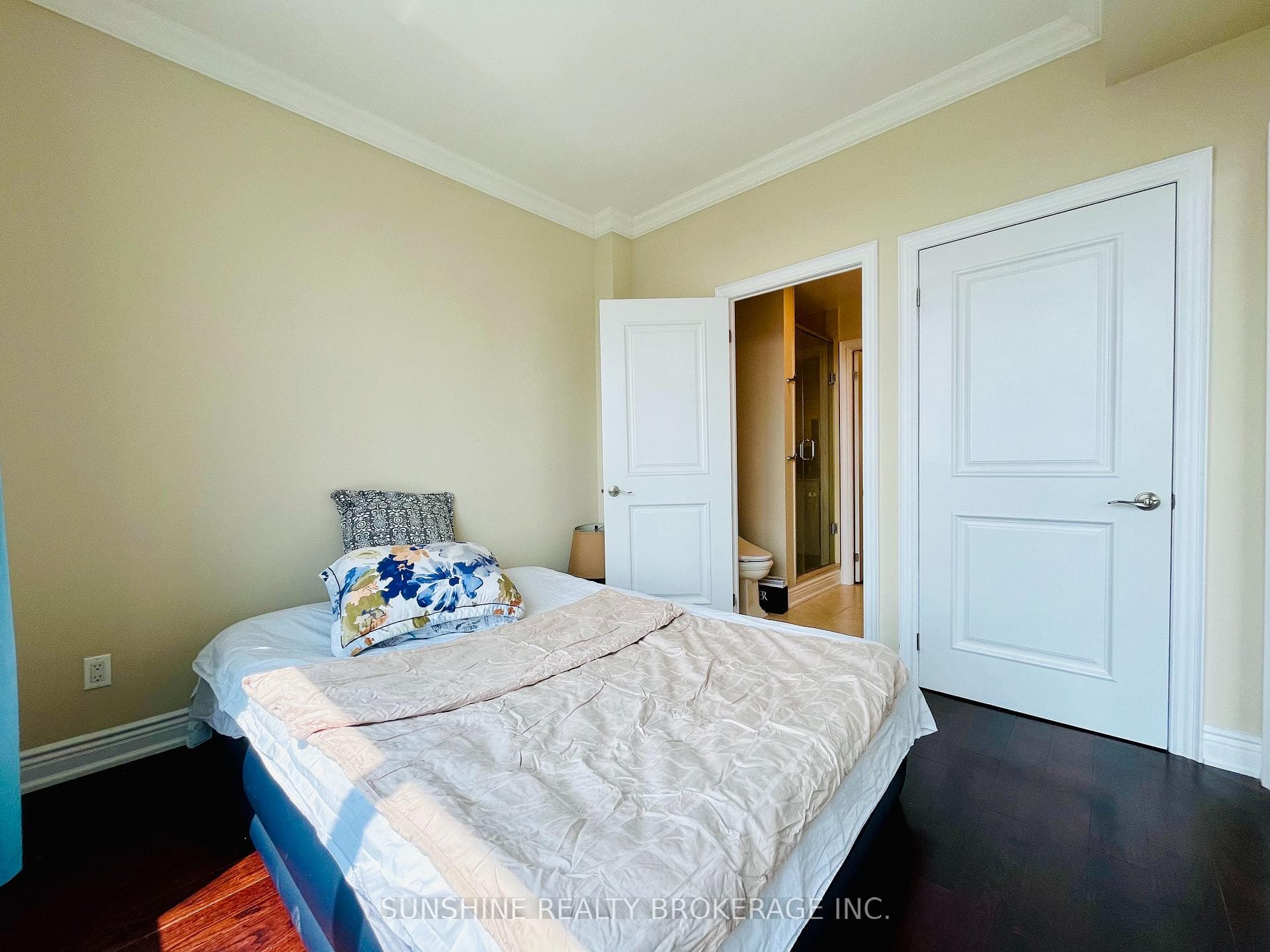 761 Bay Street Unit 3708 photo 17