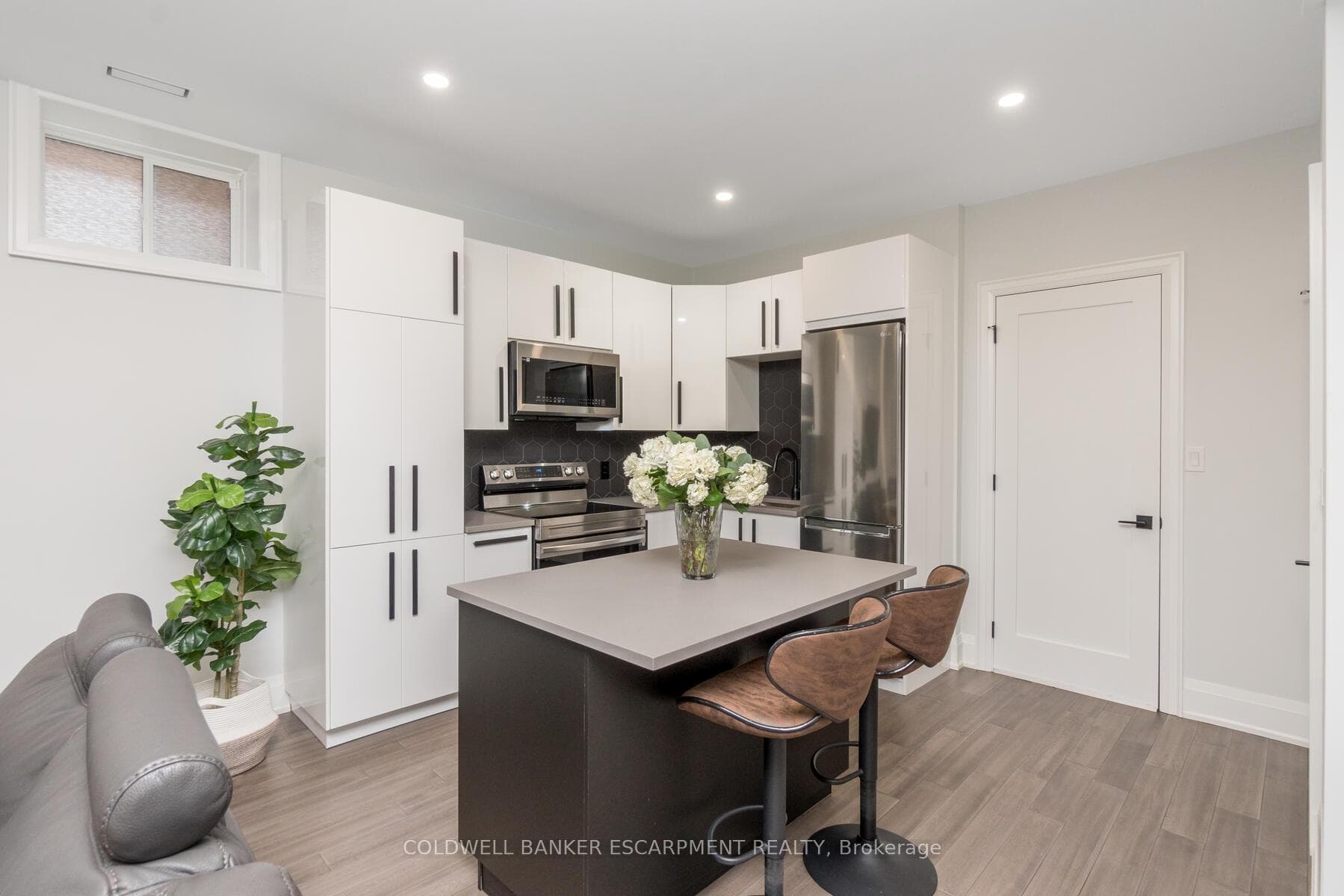 17 Bruton Road photo 16