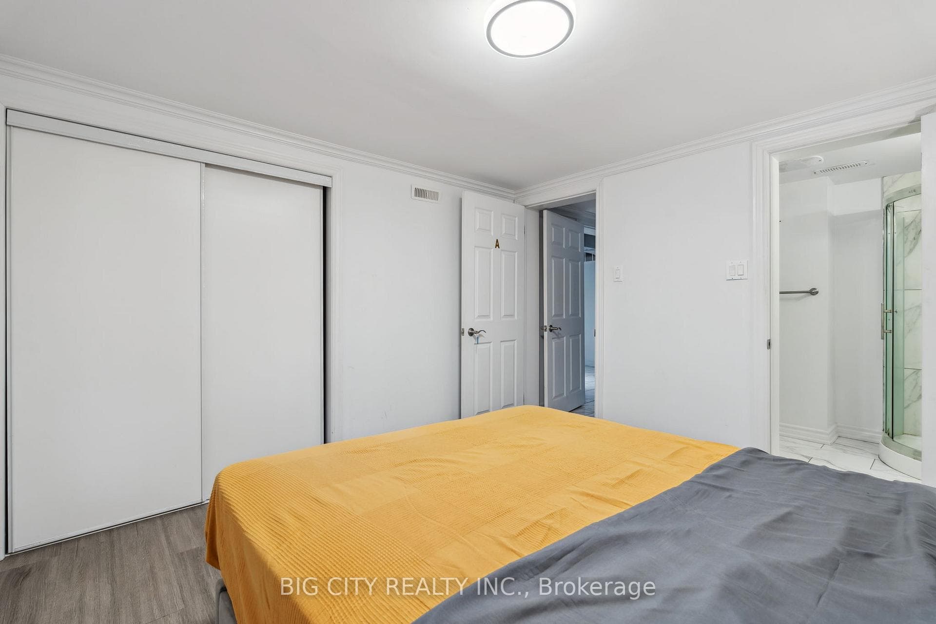 2419 Kennedy Road Unit Lower photo 12