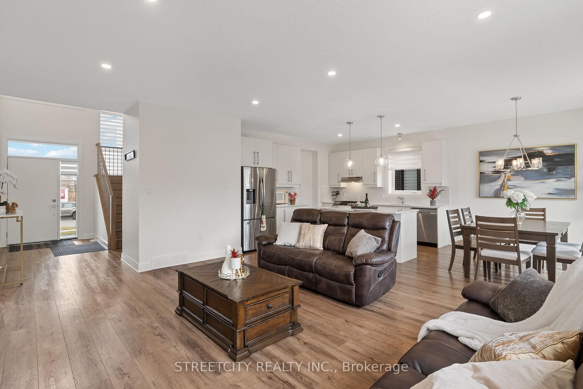 8 Welch Court photo 4