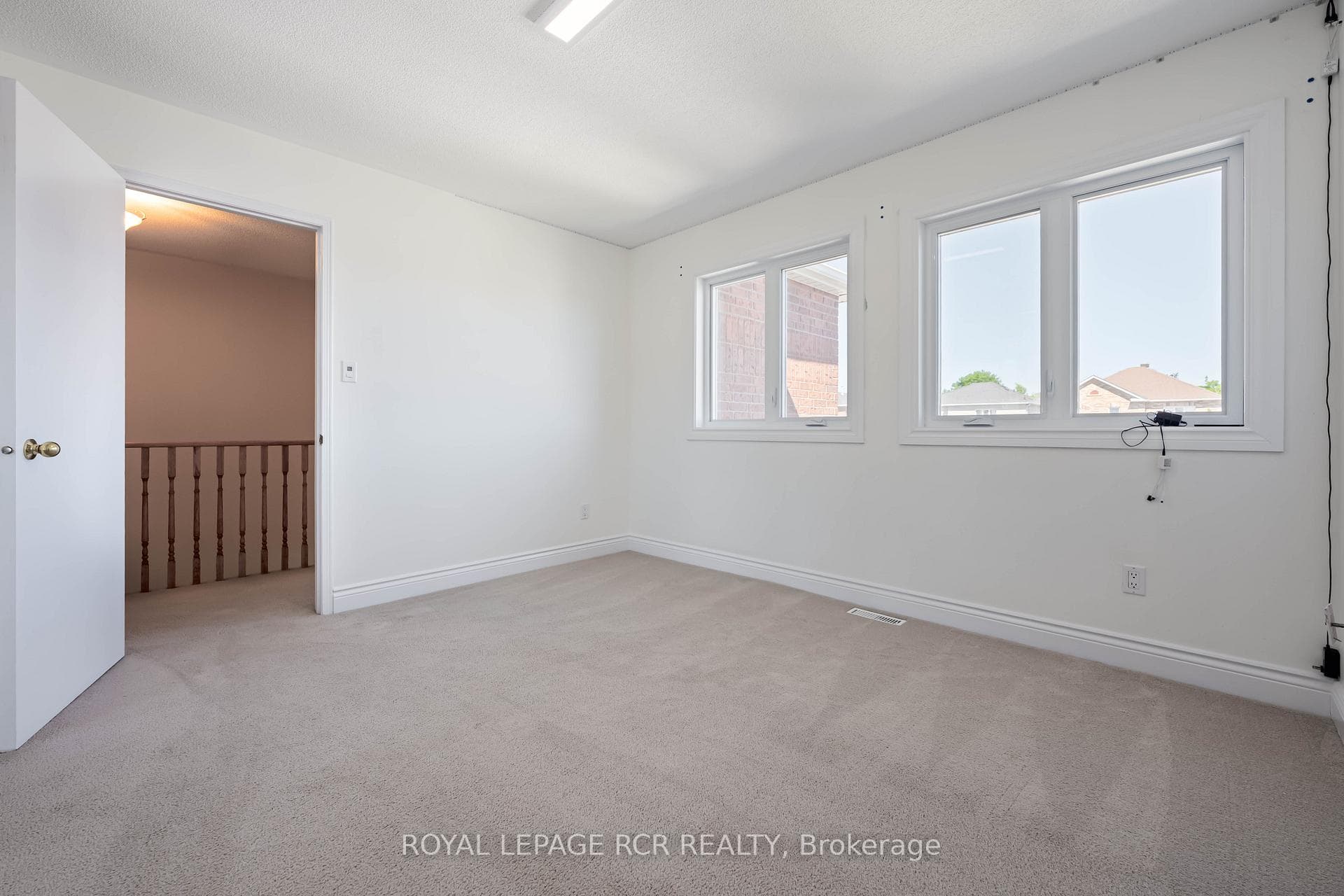 367 Marshall Crescent photo 32