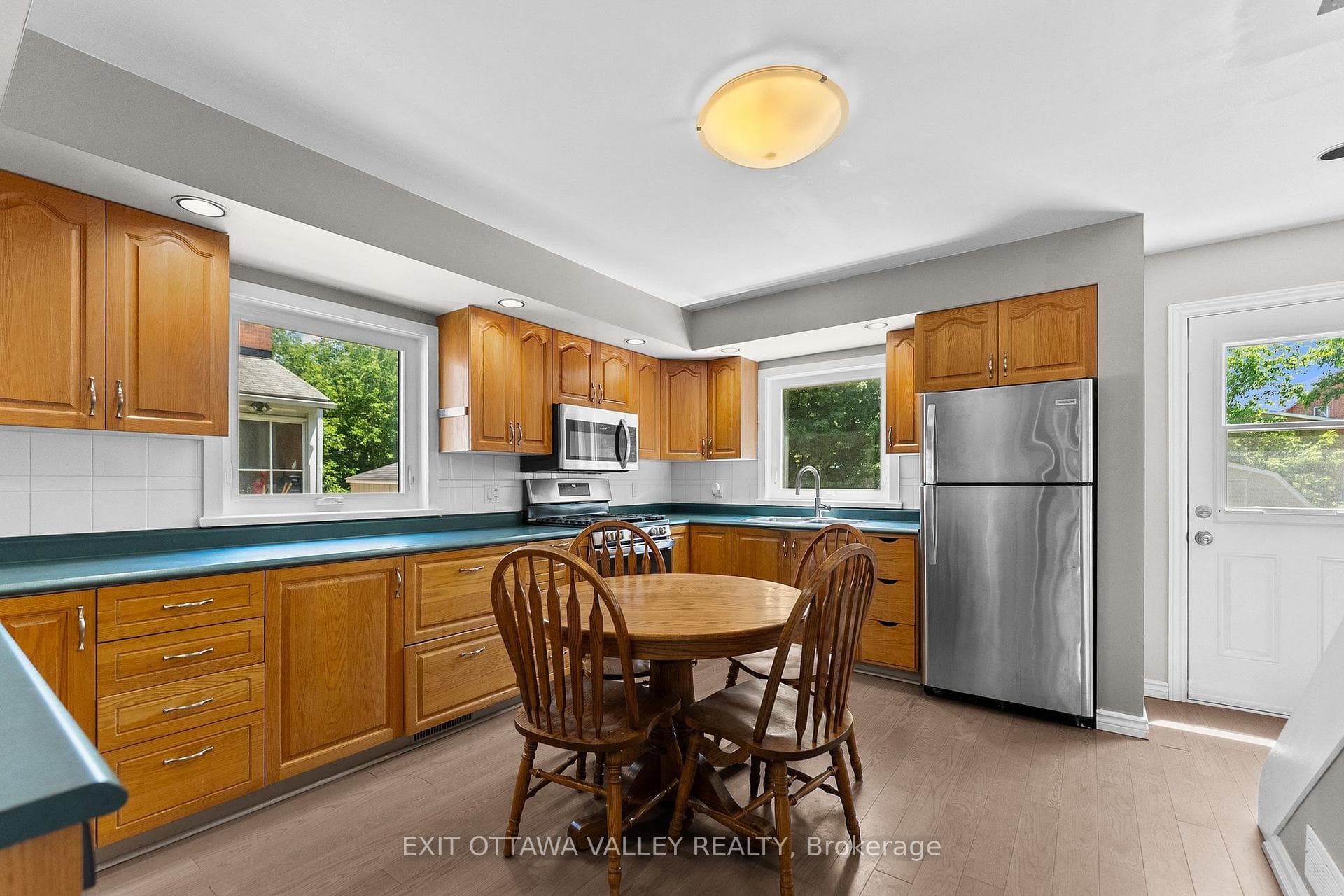 180 Mary Street photo 11