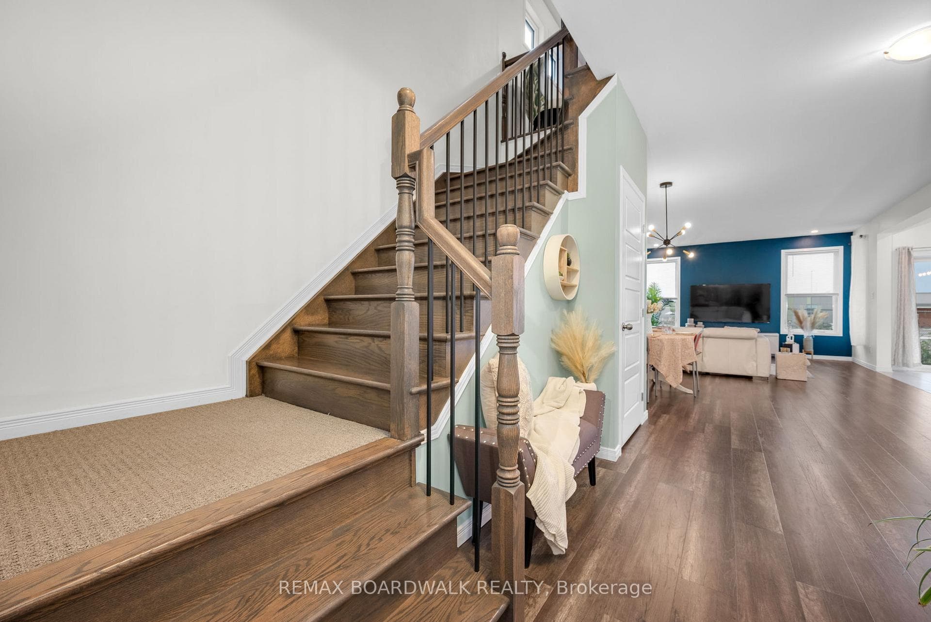 302 Haliburton Heights photo 29