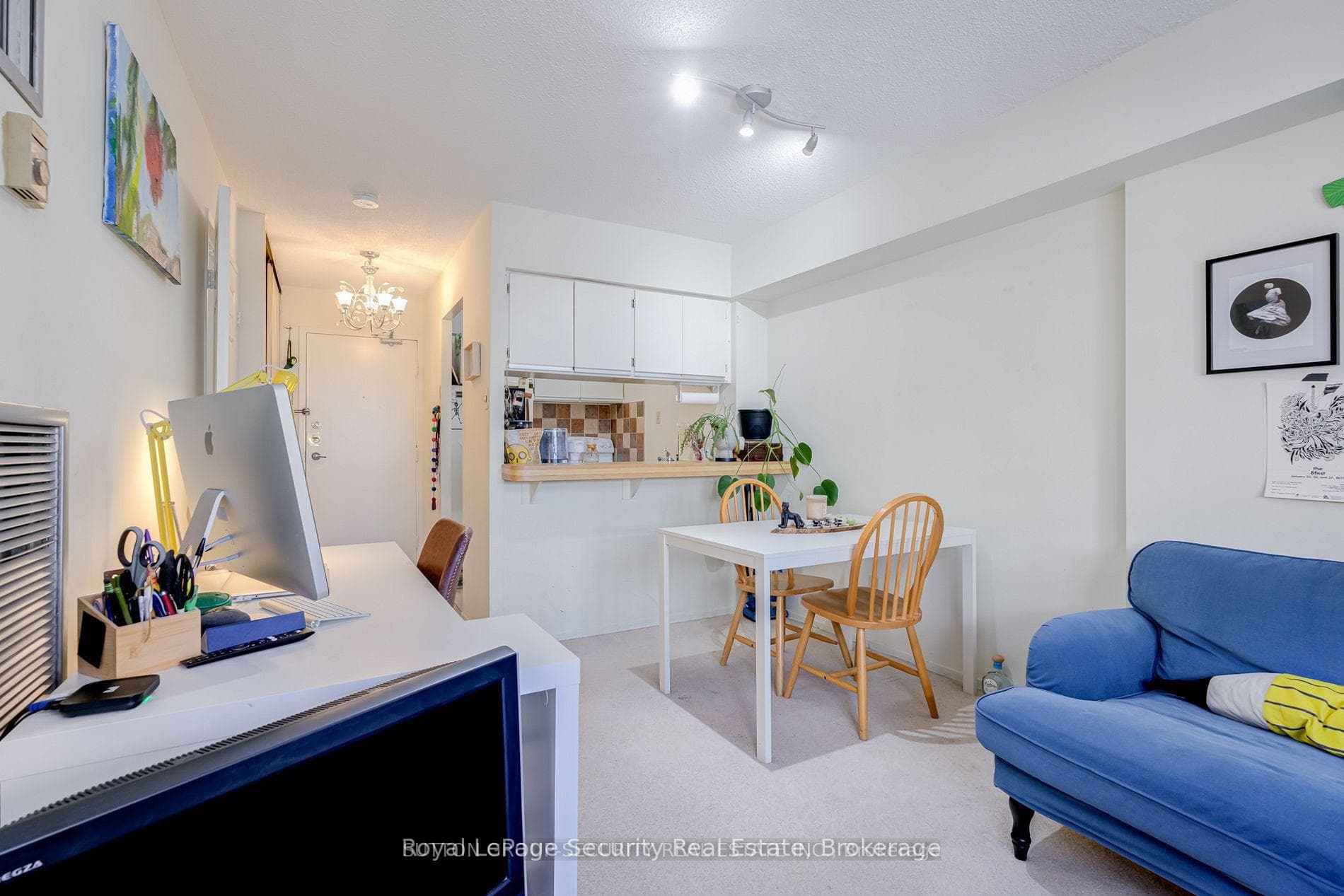 105 McCaul Street Unit 808 photo 11