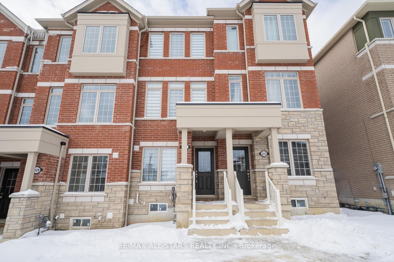 927 Crowsnest Hollow photo 1