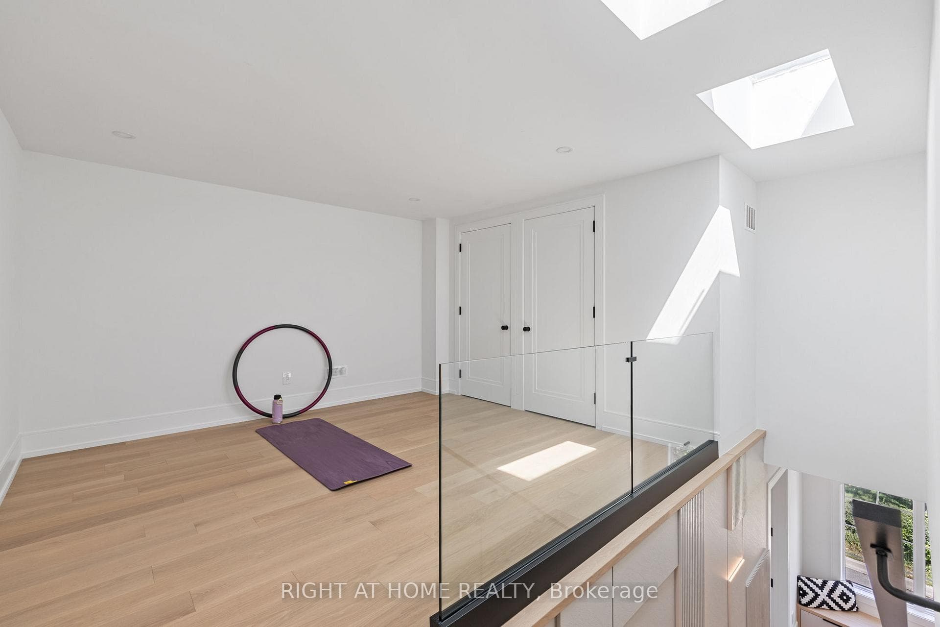 33 Thorndale Avenue photo 37
