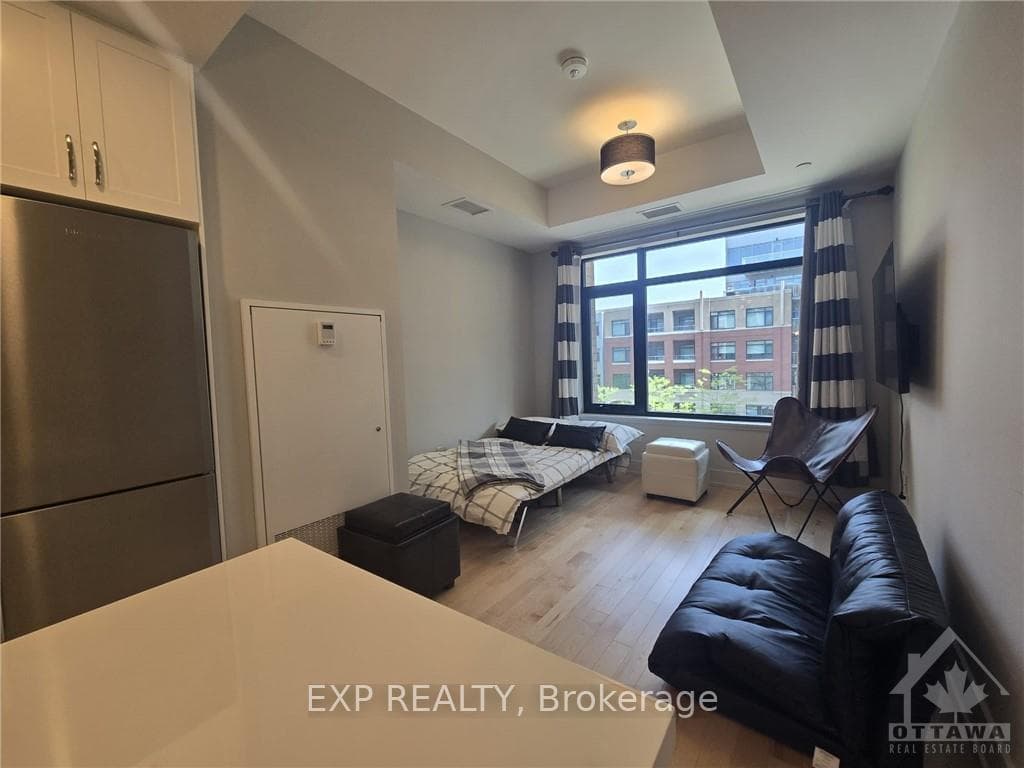 60 SPRINGHURST Avenue Unit 313 photo 8