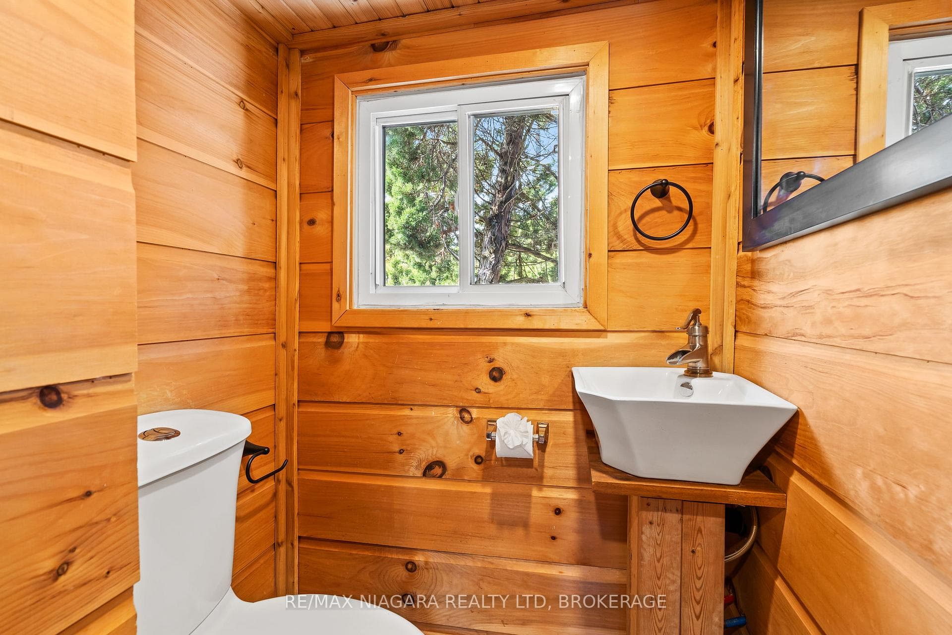 105 LIGHTHOUSE Drive photo 23