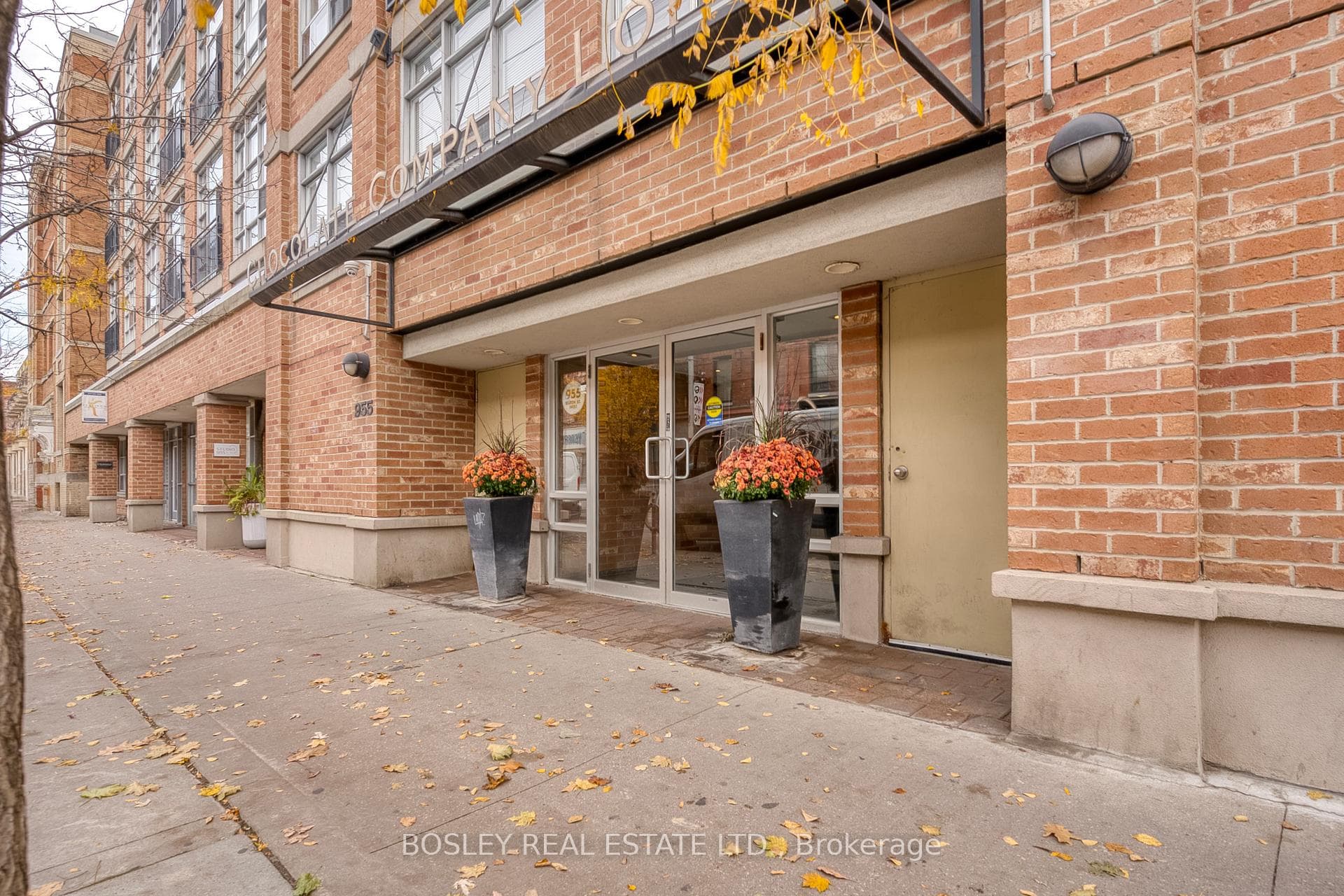 955 Queen Street Unit 311 photo 2