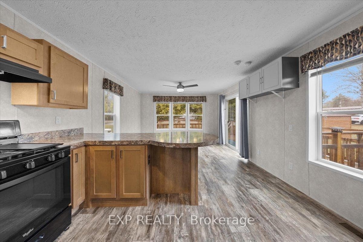 114 Harold Valley Drive photo 17