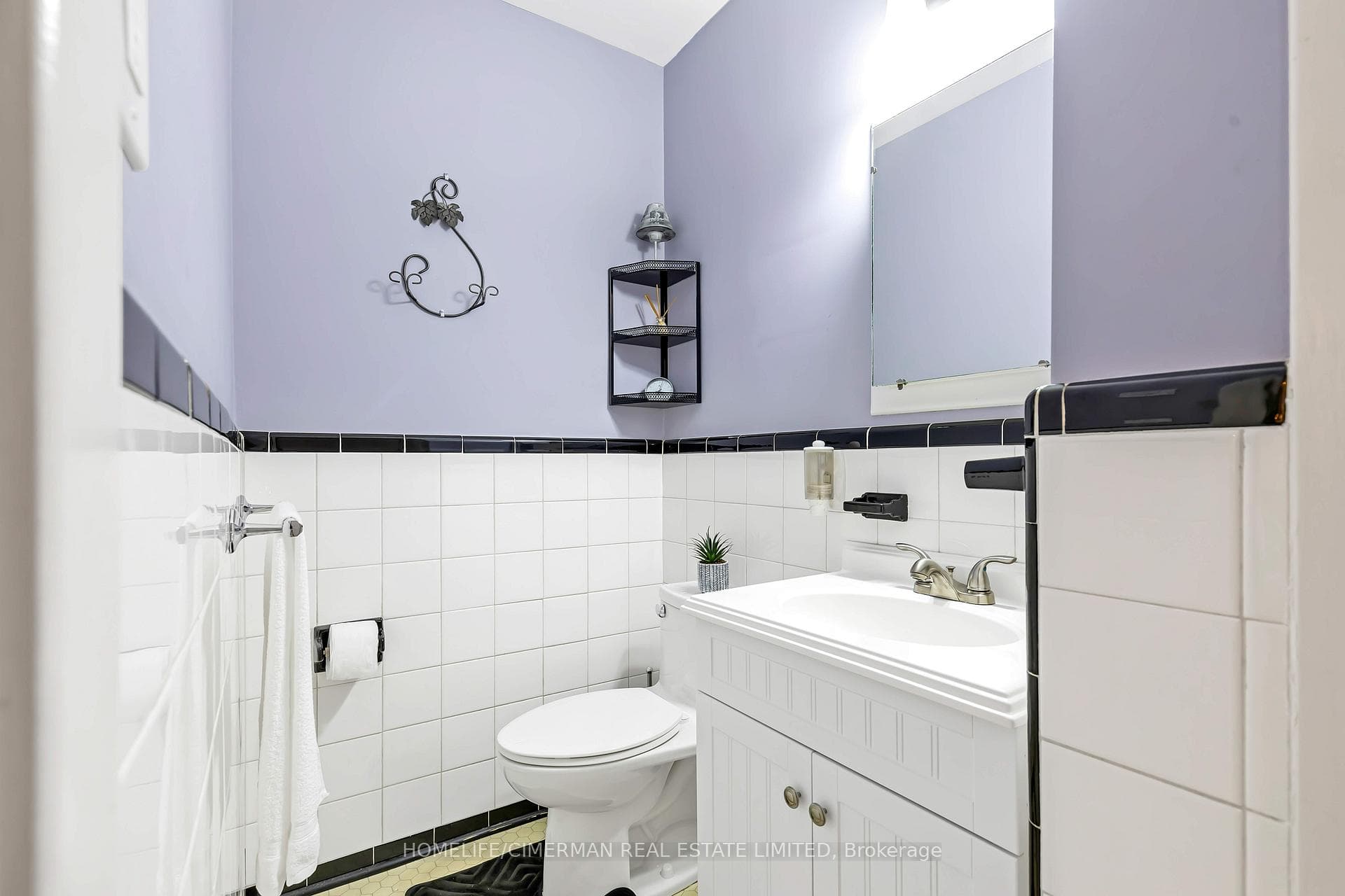 147 Fitzgibbon Avenue photo 16