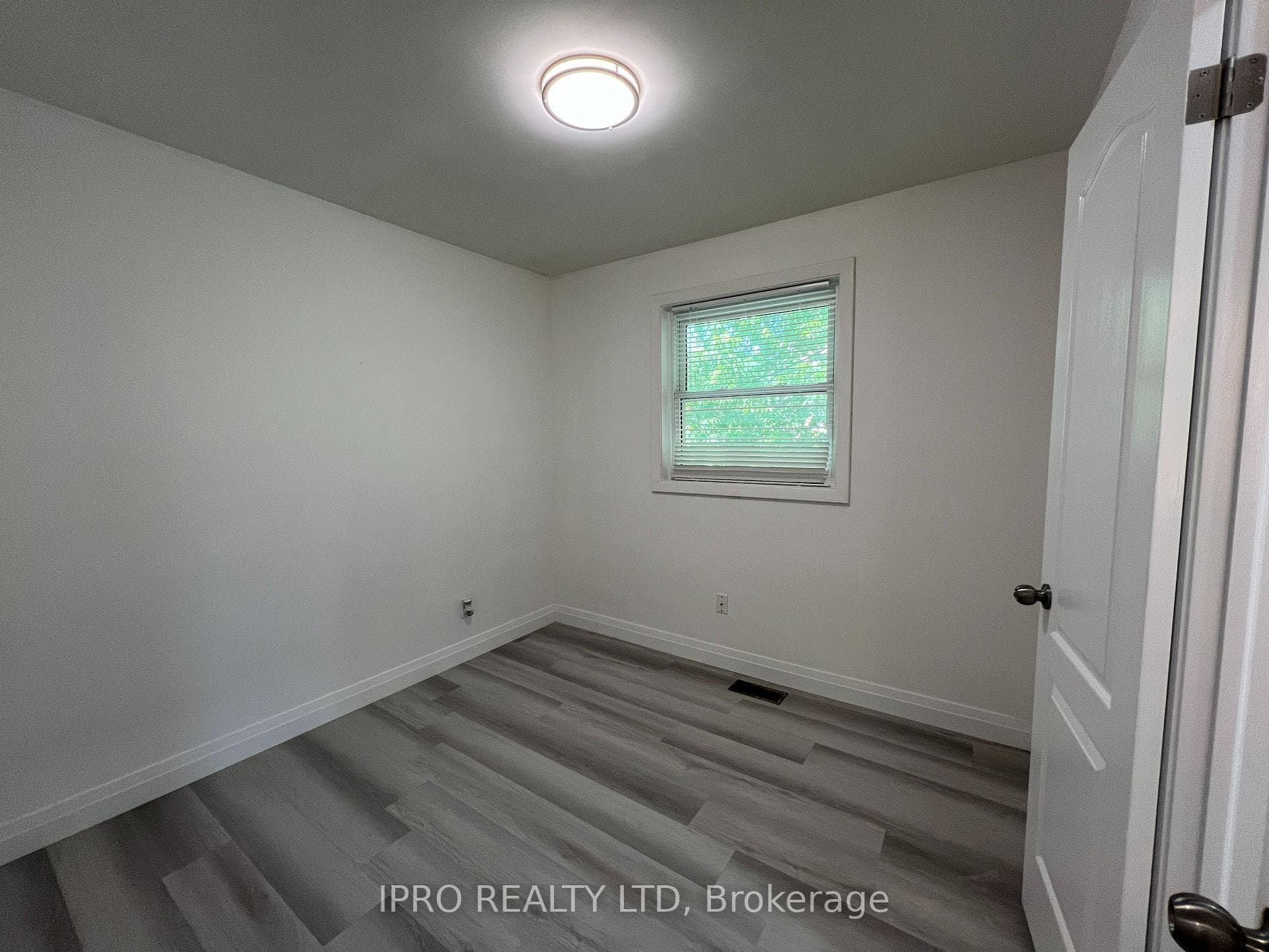 53 Lindsay Avenue Unit Upper photo 14