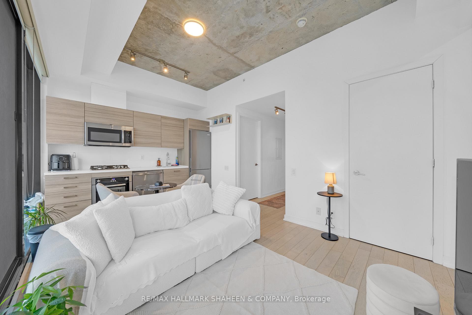 11 Charlotte Street Unit PH04 photo 8